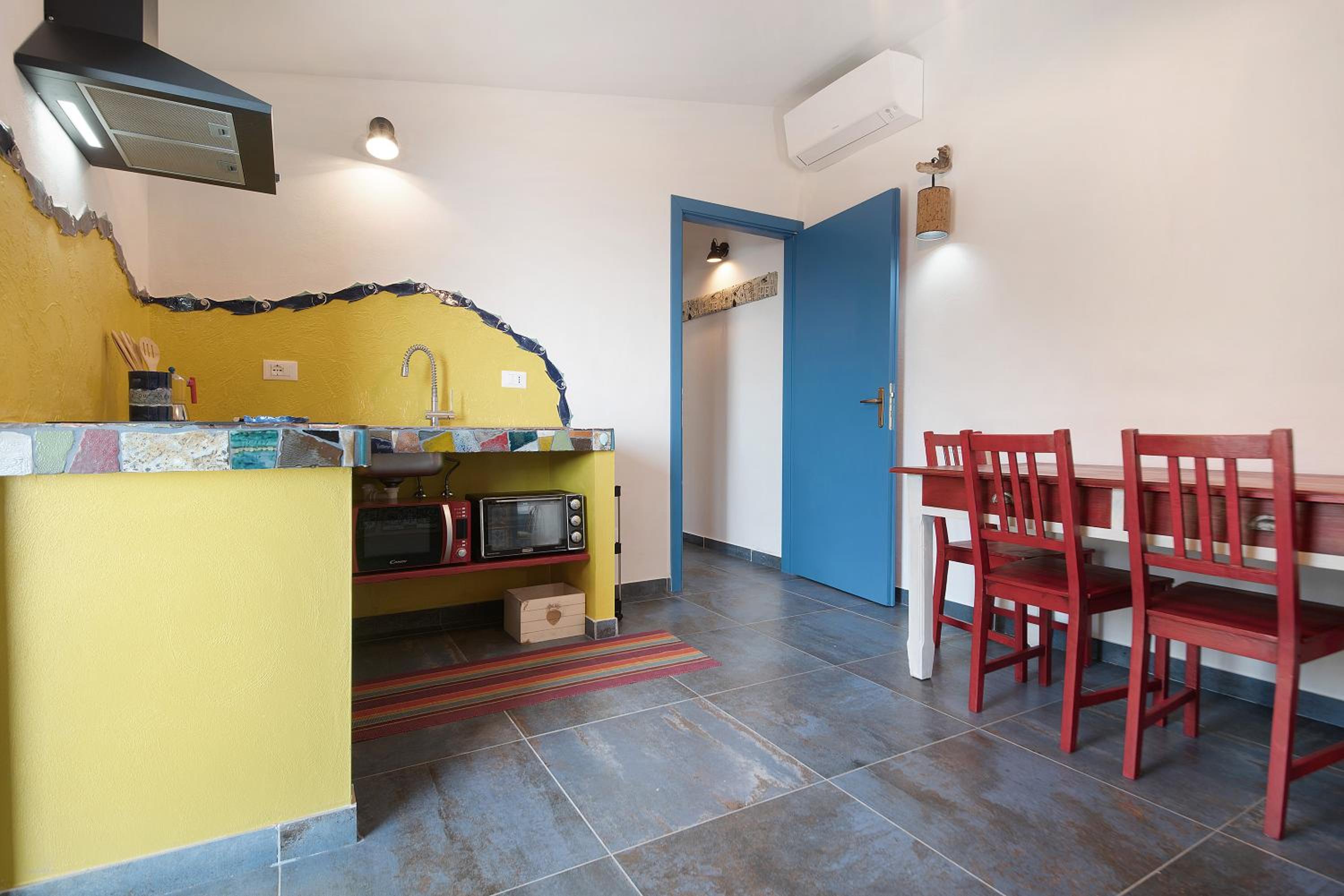Ca' dû Massunin en Recco — kitchen