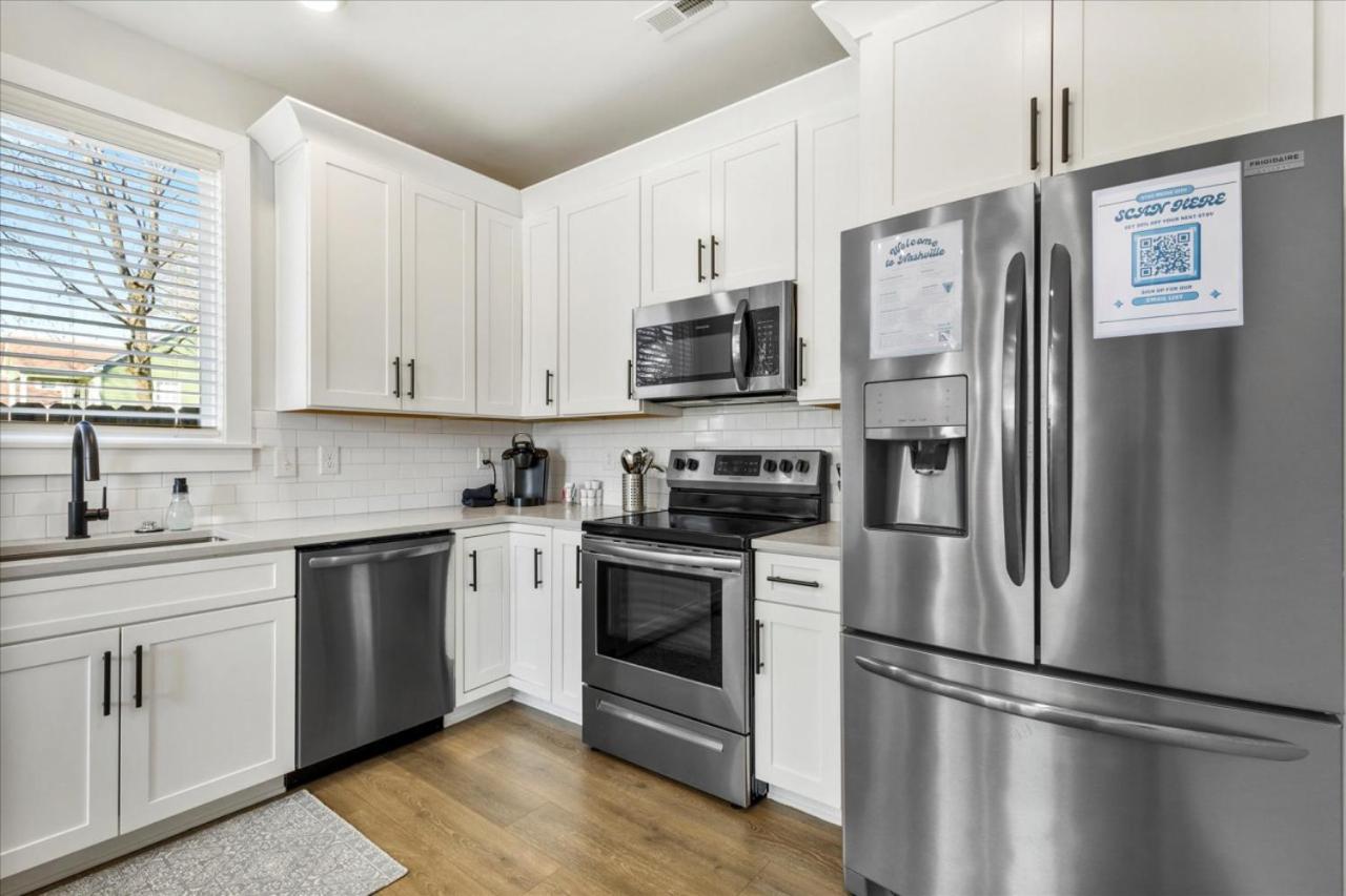 Scandinavian-Style Home with Balcony! SECURE Gated Complex, 10min to Downtown! Sleeps 6! view 4