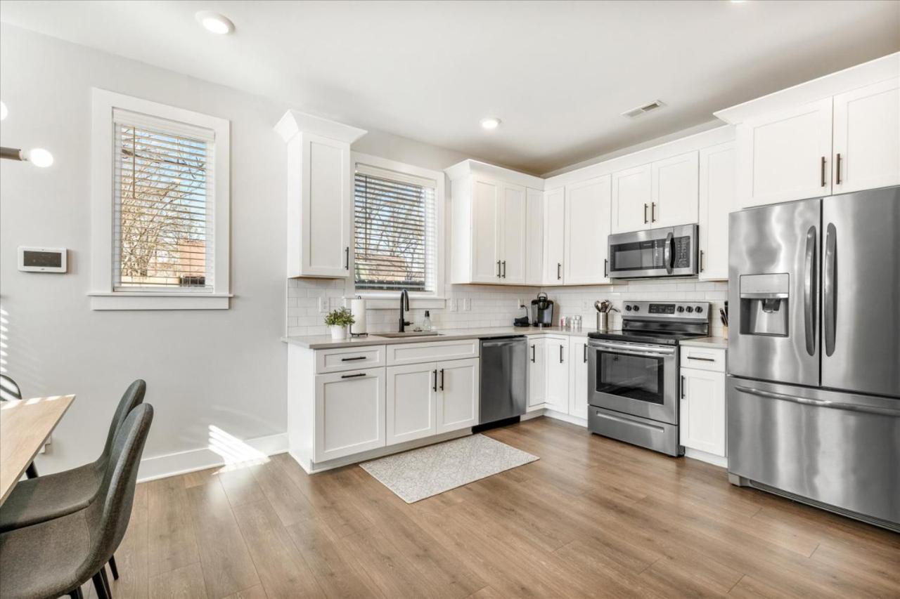 Scandinavian-Style Home with Balcony! SECURE Gated Complex, 10min to Downtown! Sleeps 6! view 3