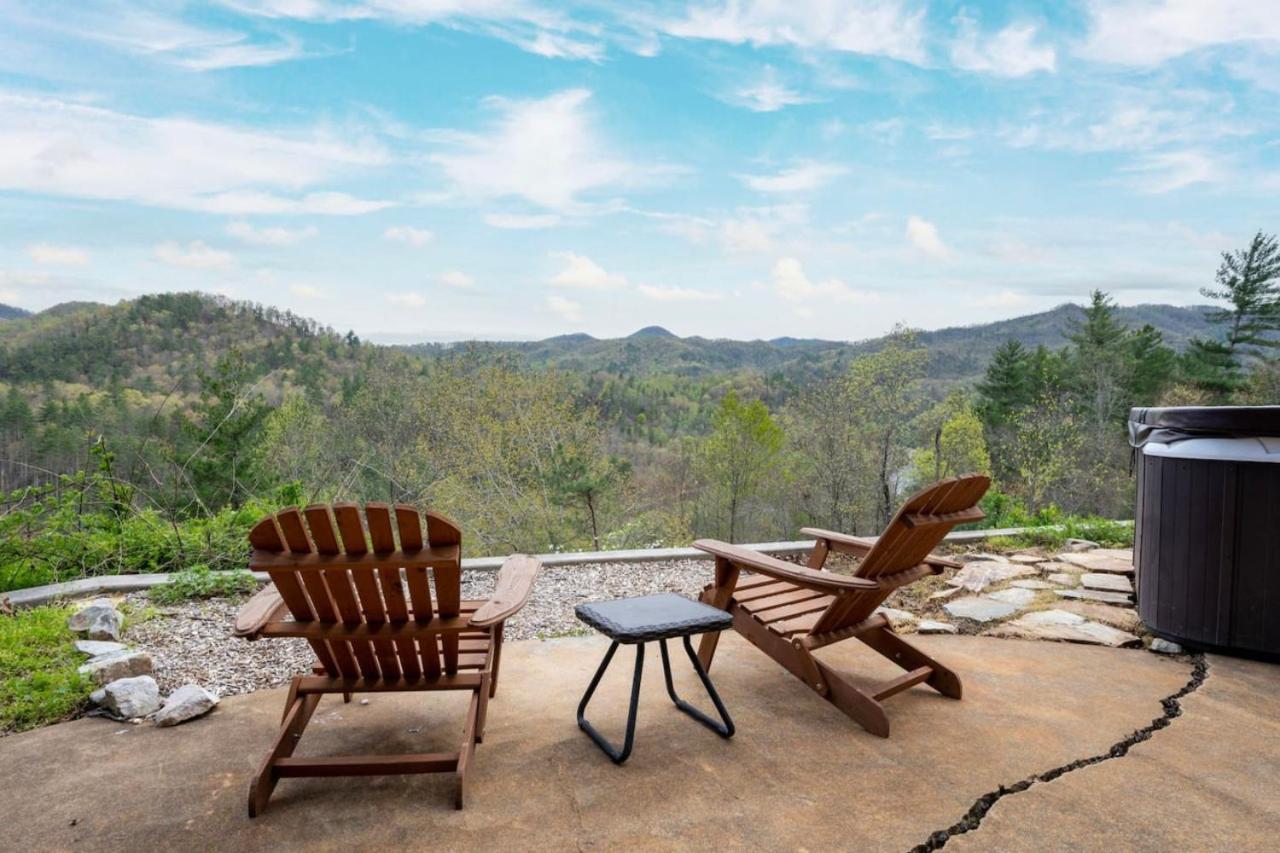 EagleWatch Mountaintop Villa & Event Venue view 4