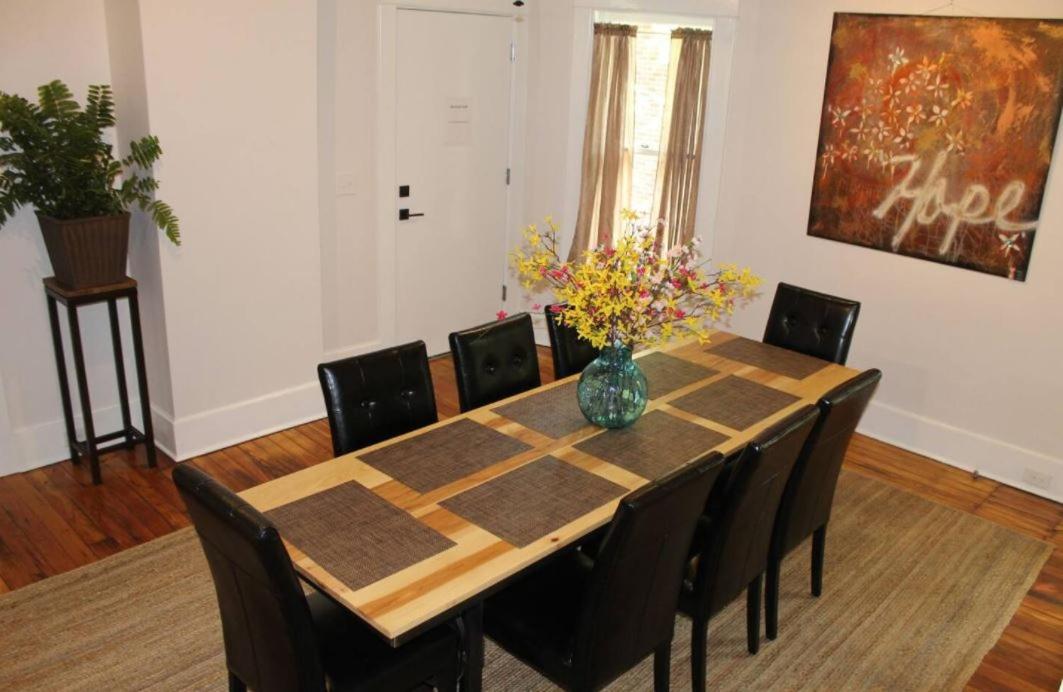 East Nashville upstairs apartment, one queen BR, 2 twin BR,1bath in Five Points, close to downtown view 2