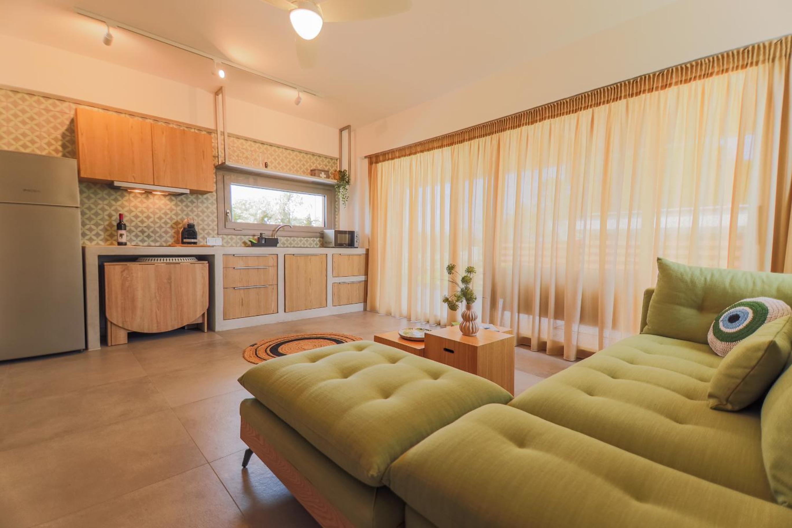 4 Roses Pool Villas