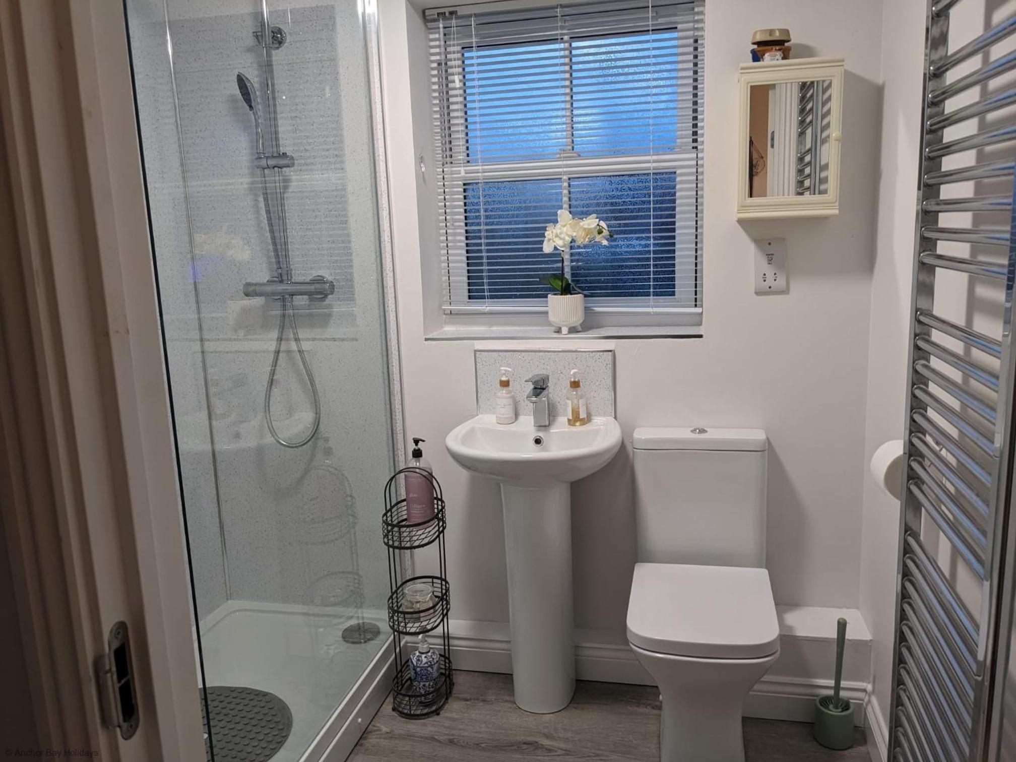 Seascape Apartment - Part of the The Bay Filey Holiday Village with pool, gym and direct beach access, pub, restaurant, tennis and meadows walks