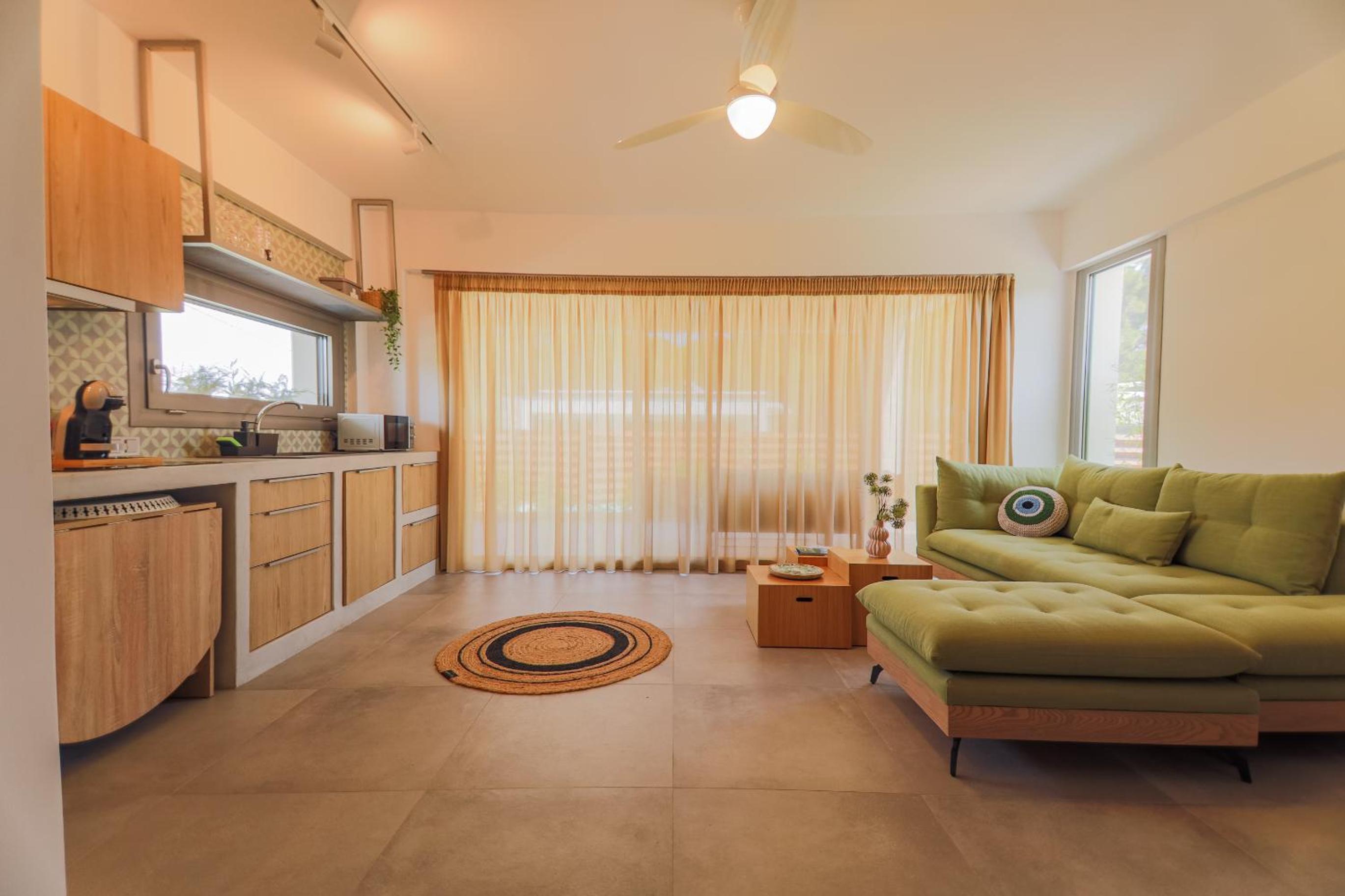 4 Roses Pool Villas