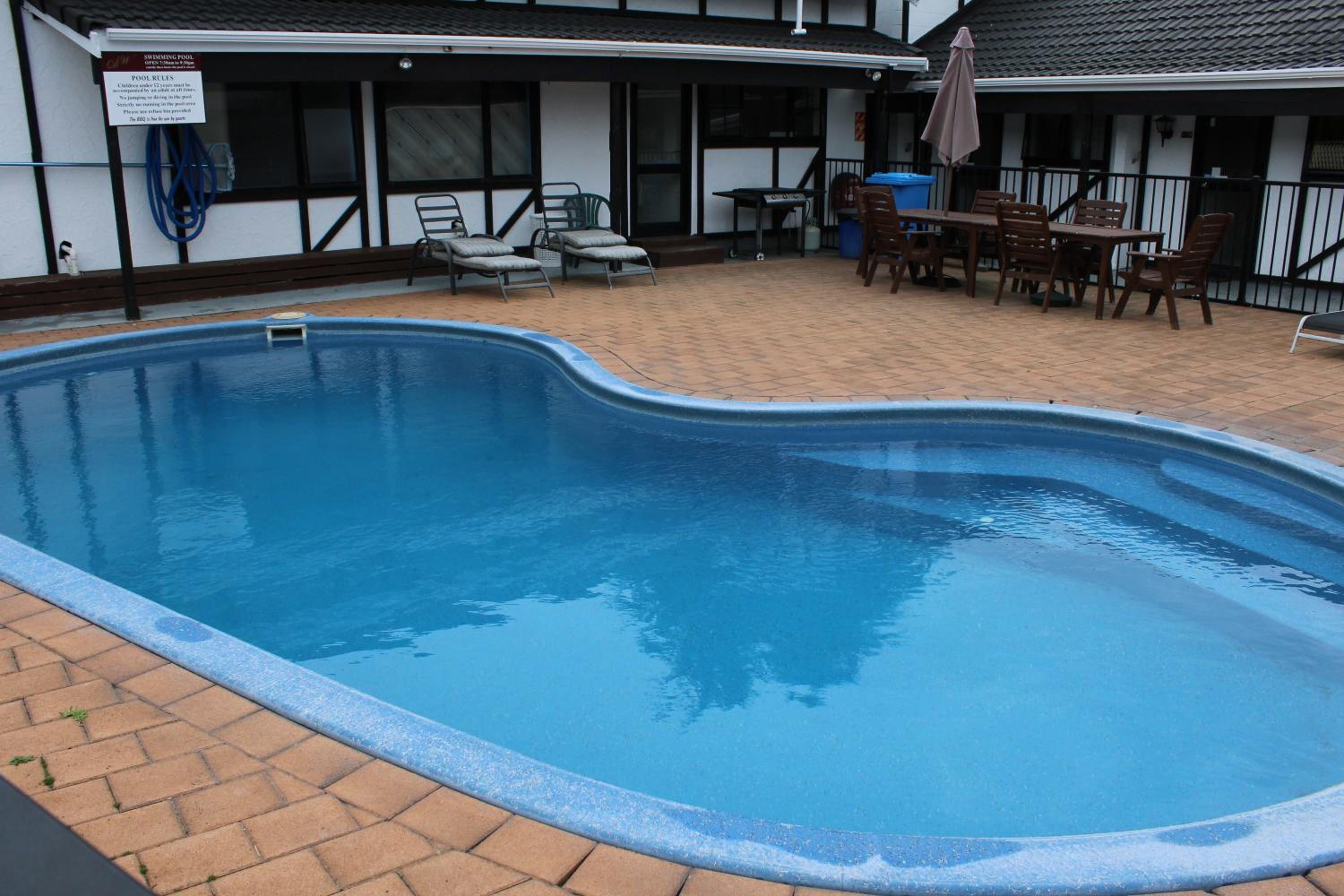 Devonwood Motel