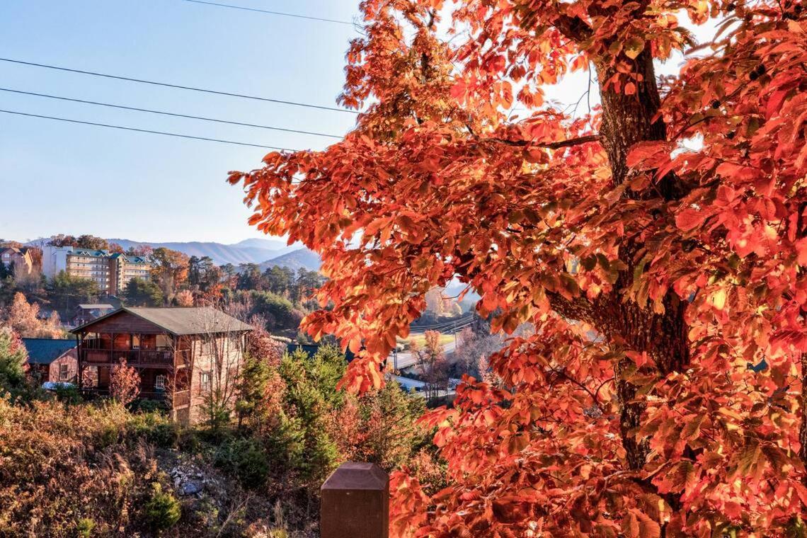 7-Bedroom Mountain Lodge Near Dollywood with Hot Tub, Theater Room & Resort Pool view 4