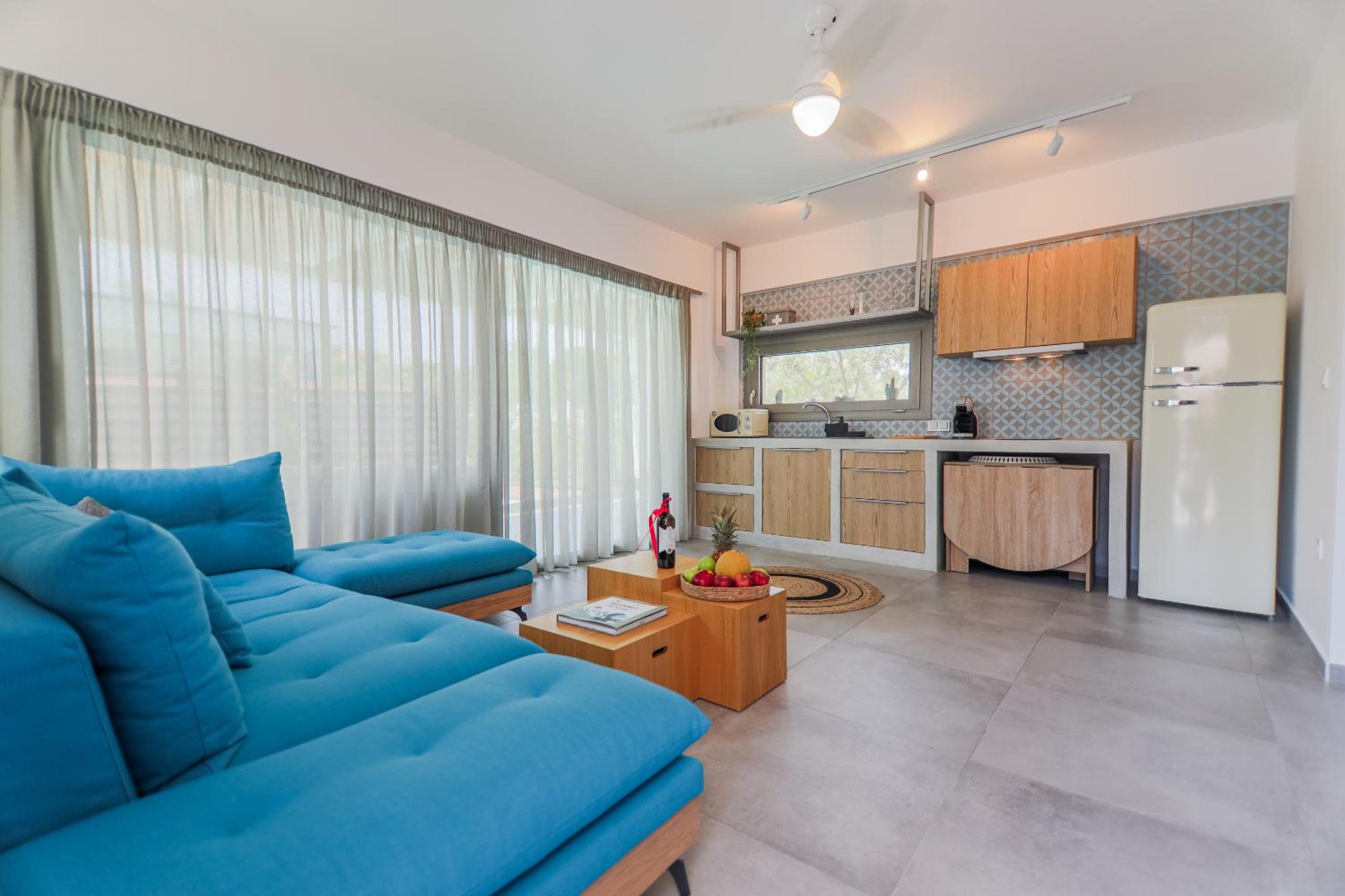 4 Roses Pool Villas