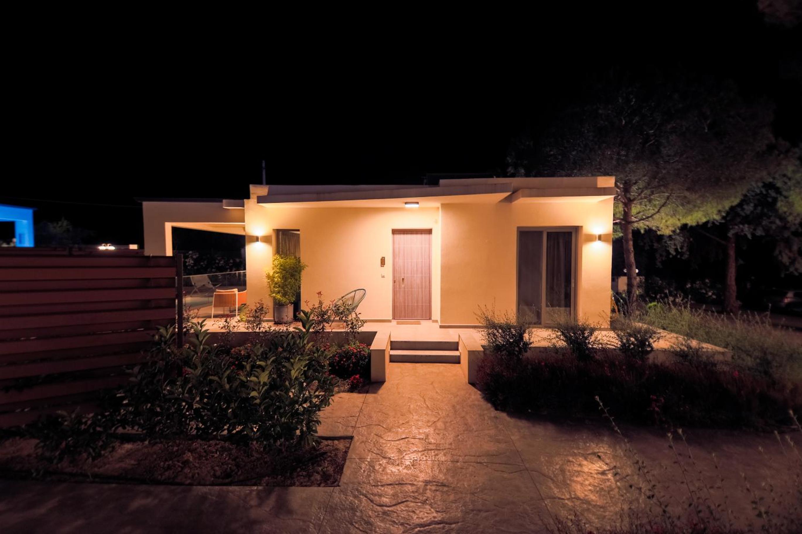 4 Roses Pool Villas