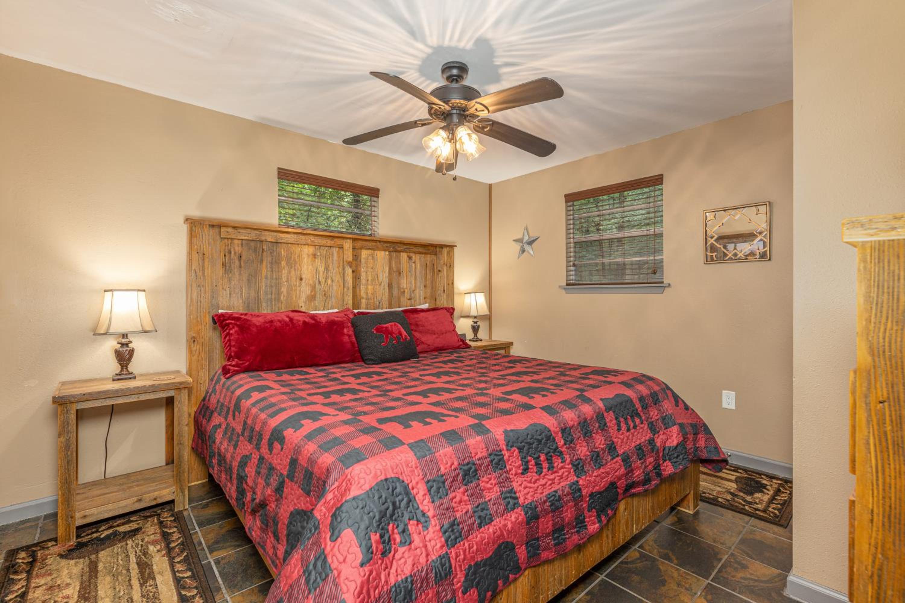 Sleepy Hollow, FREE Dollywood ticket & more, secluded 2BR2BA, game loft, hot tub, covered porch view 3