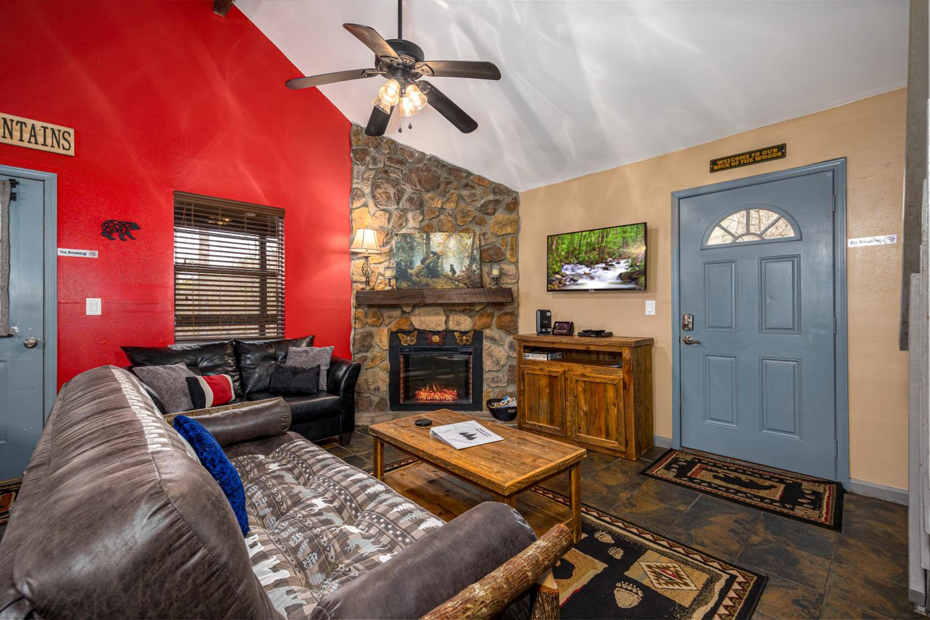 Sleepy Hollow, FREE Dollywood ticket & more, secluded 2BR2BA, game loft, hot tub, covered porch view 4