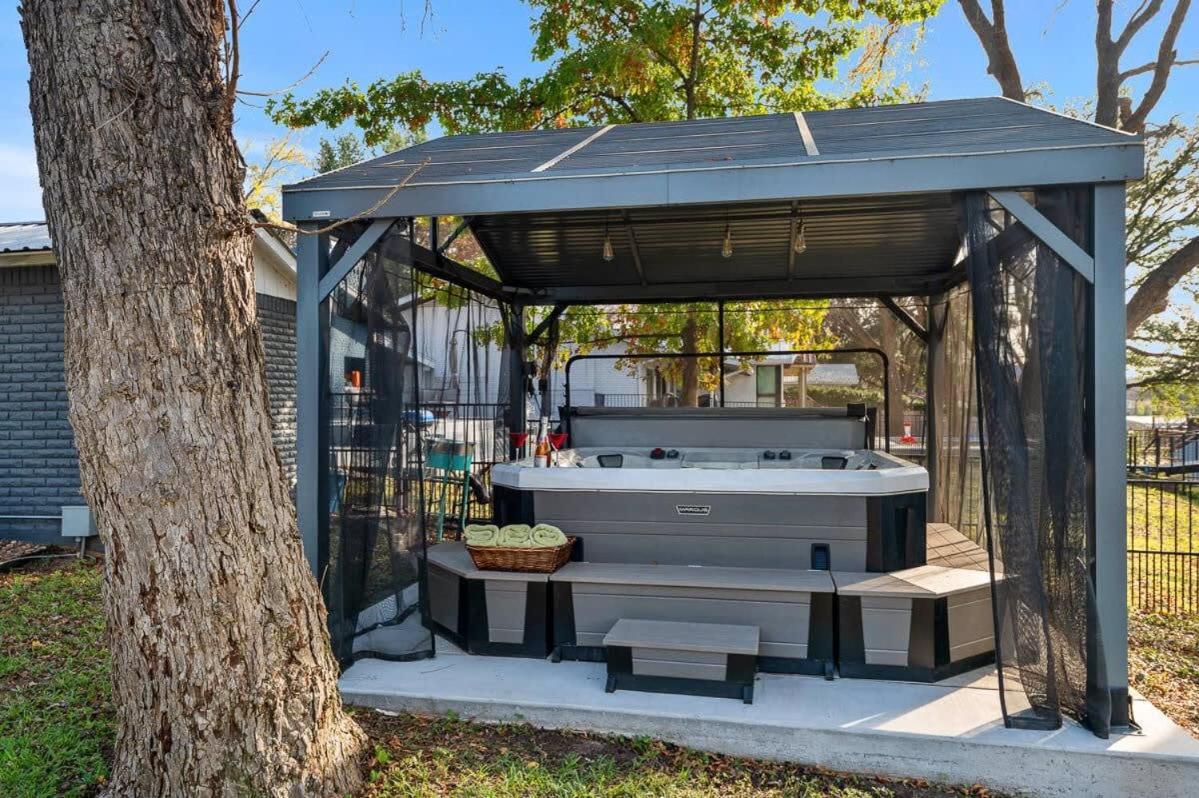Lubinberry Lakeside Waterfront Home Hot Tub Boat Slip Jet Ski Lift