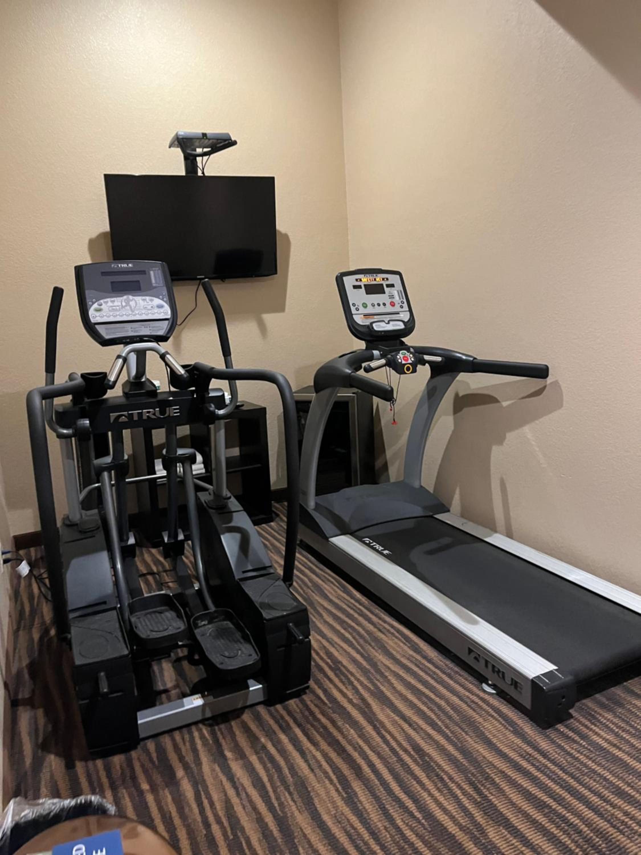 Cobblestone Inn & Suites - Denison | Oak Ridge