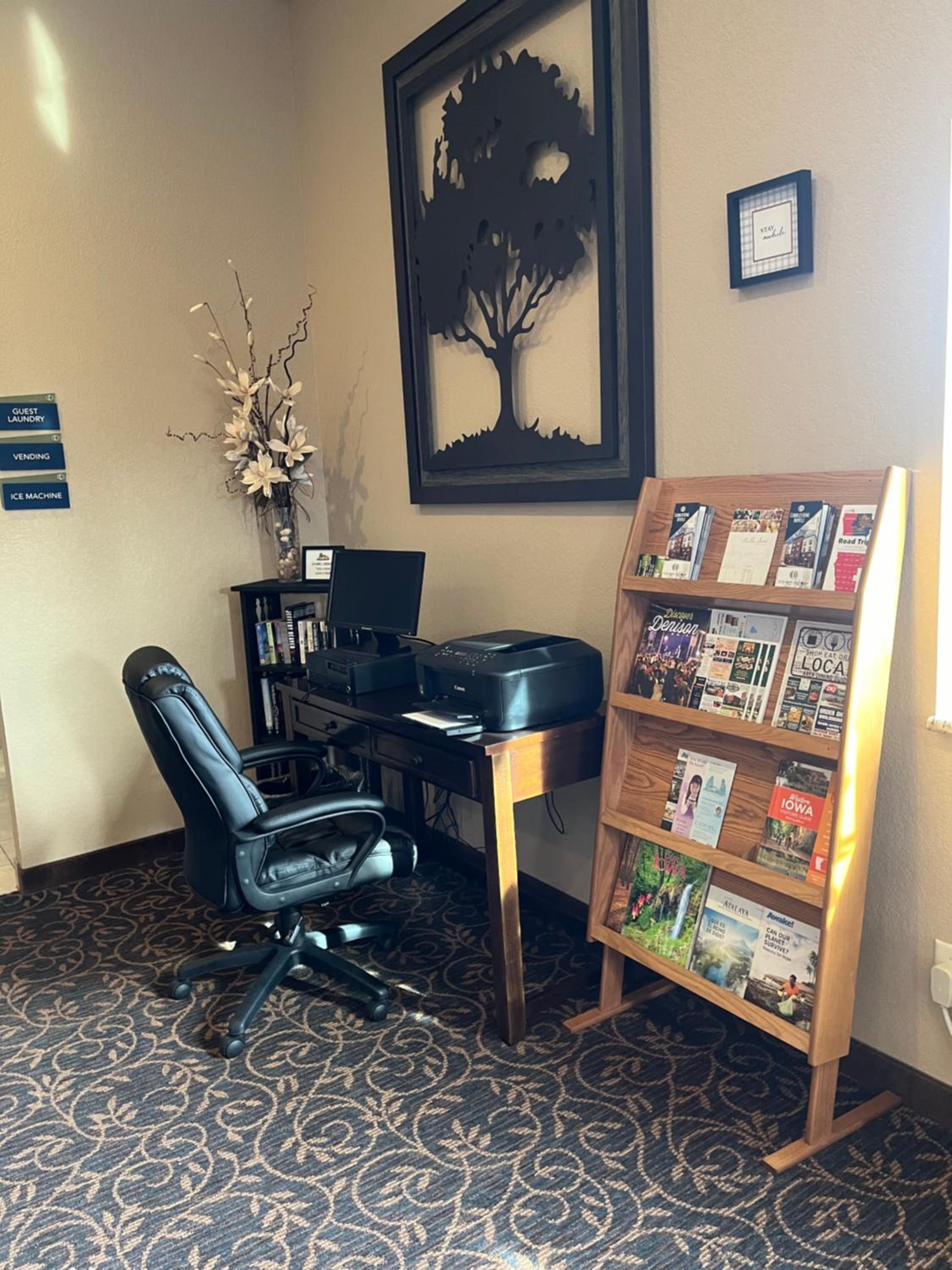 Cobblestone Inn & Suites - Denison | Oak Ridge