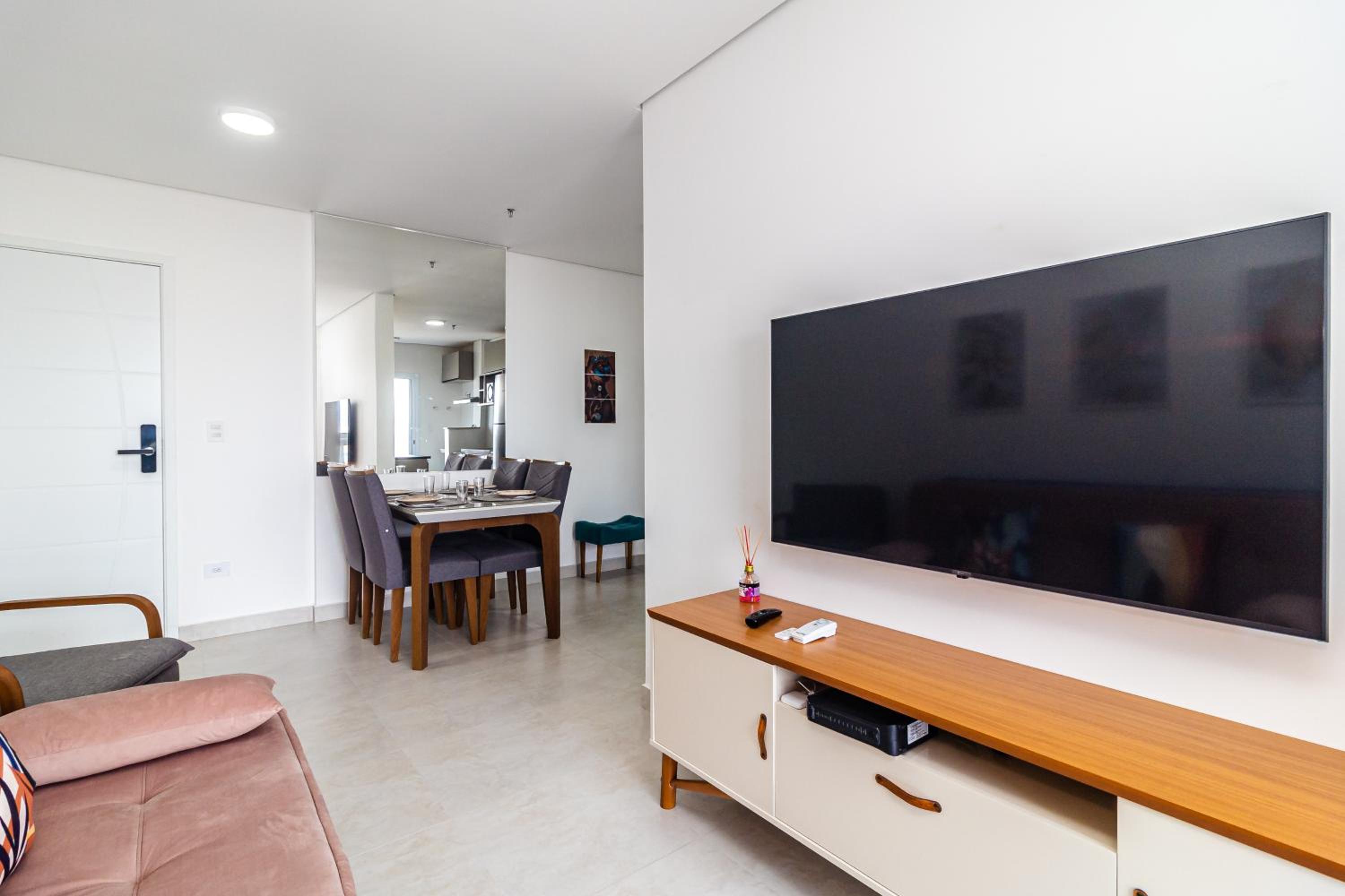 Apartamento Aconchegante e Elegante com Ar-Condicionado, Piscina, Garagem e Varanda Gourmet a 3 min da Praia