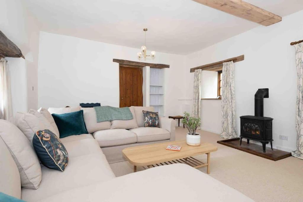 Spacious country retreat in the heart of Devon. view 2