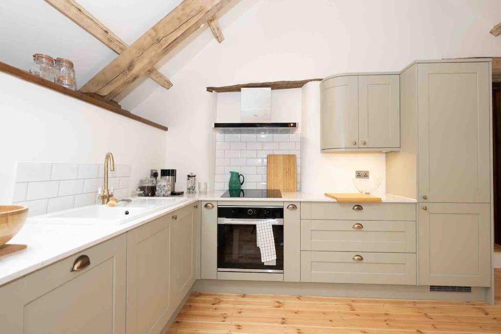 Spacious country retreat in the heart of Devon. view 4