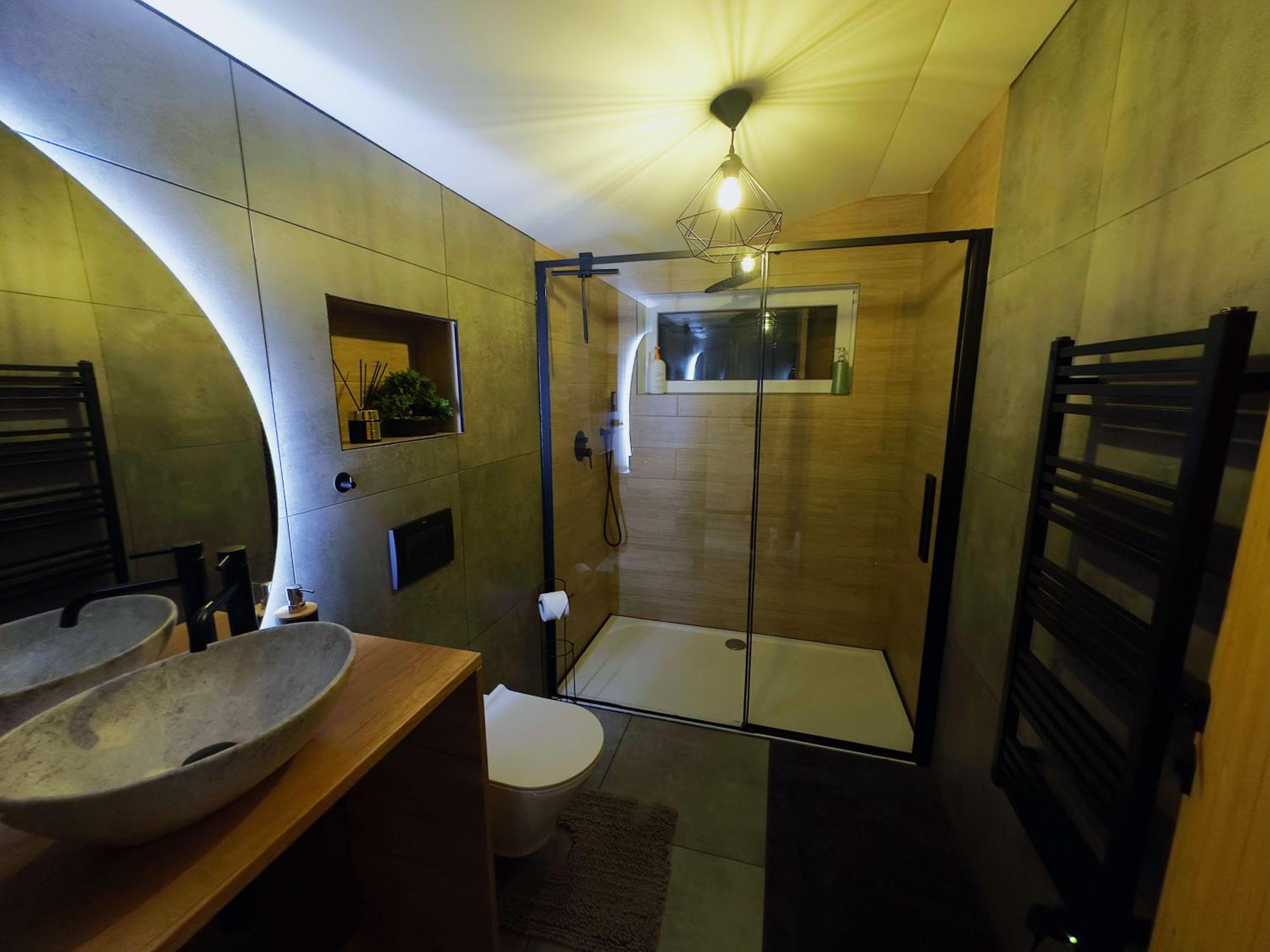 Wellness Chata Hideaway se saunou a vířivkou