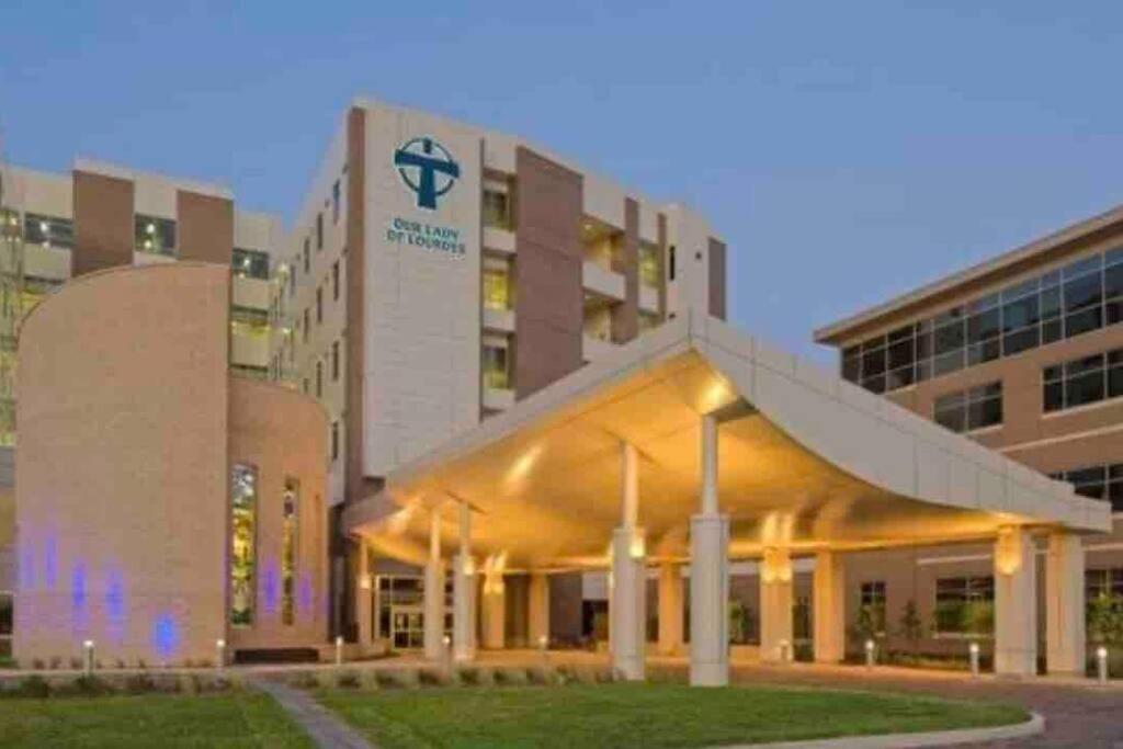 Hotel Cypress House*Cozy, Chic, and yours to book now! - Image 1