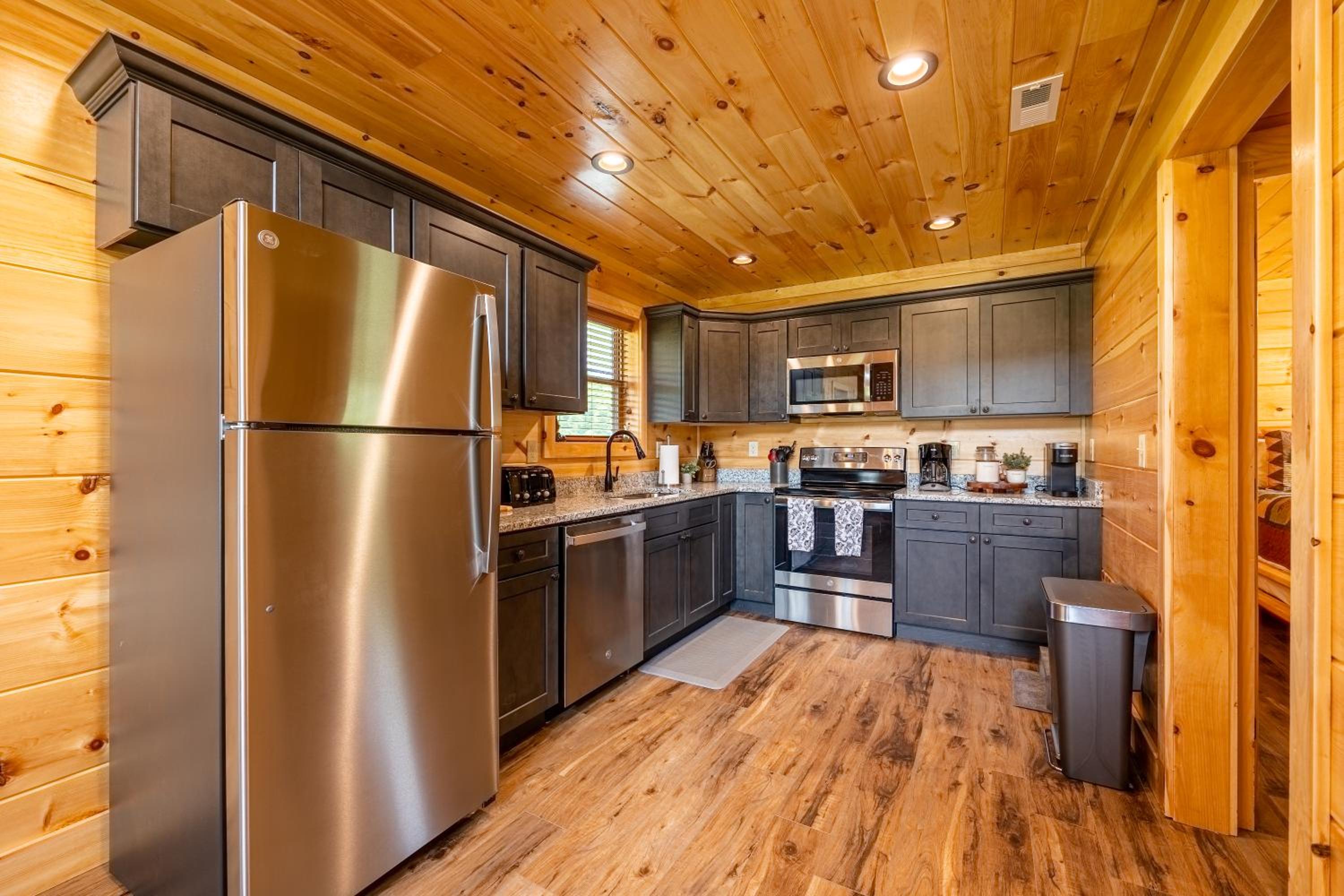 Misty Morning Meadow Breathtaking Smoky Mountain Cabin with Hot Tub, Views, & Free Tickets