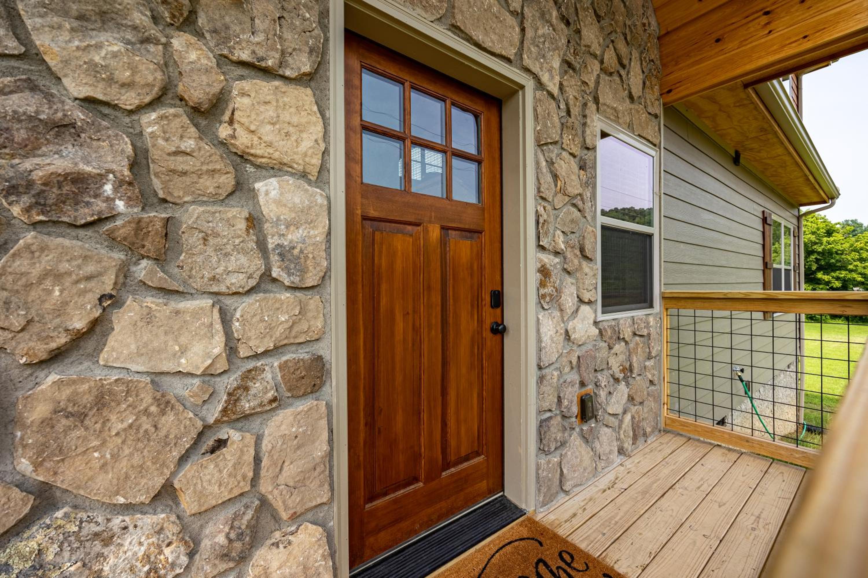 Misty Morning Meadow Breathtaking Smoky Mountain Cabin with Hot Tub, Views, & Free Tickets