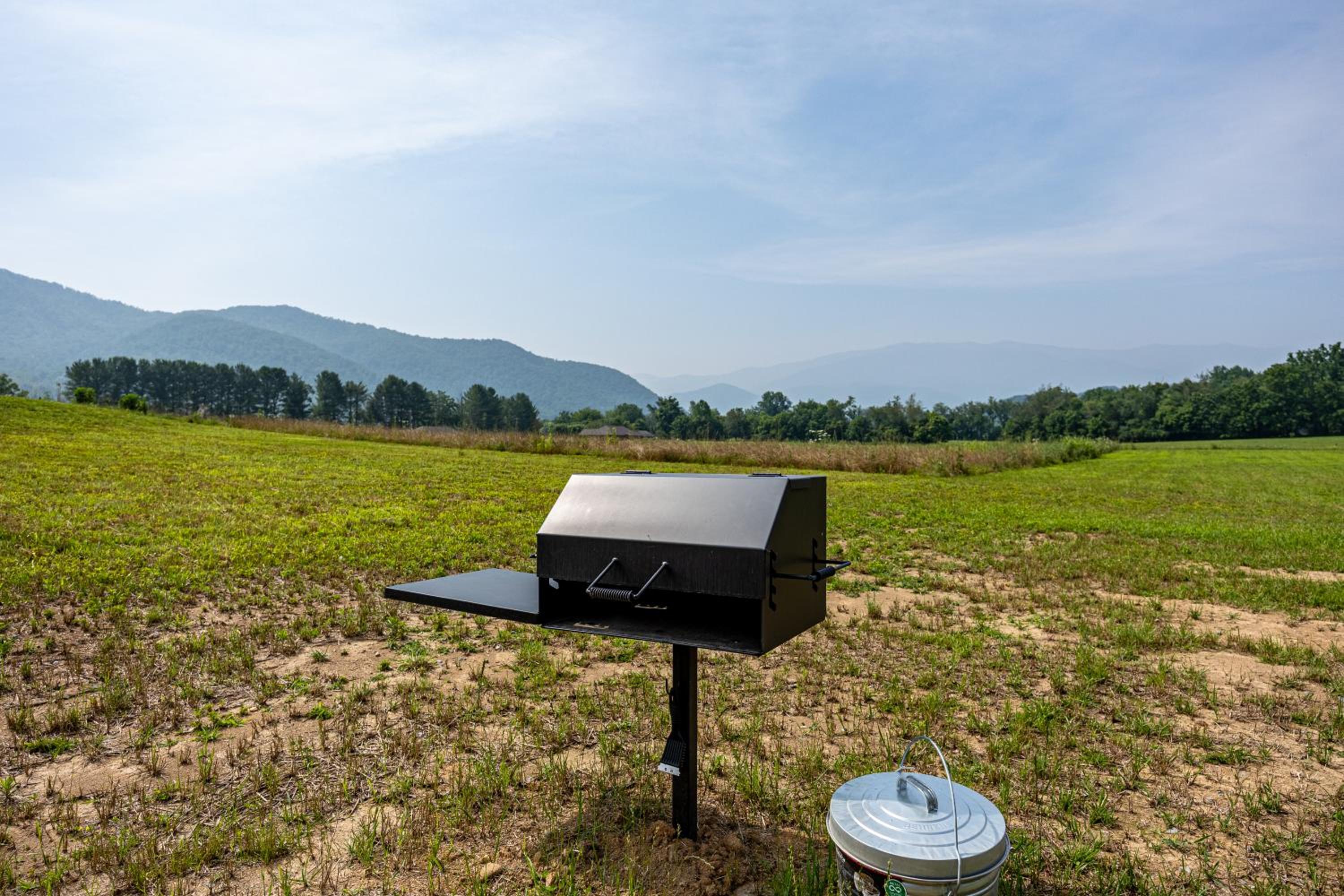 Misty Morning Meadow Breathtaking Smoky Mountain Cabin with Hot Tub, Views, & Free Tickets