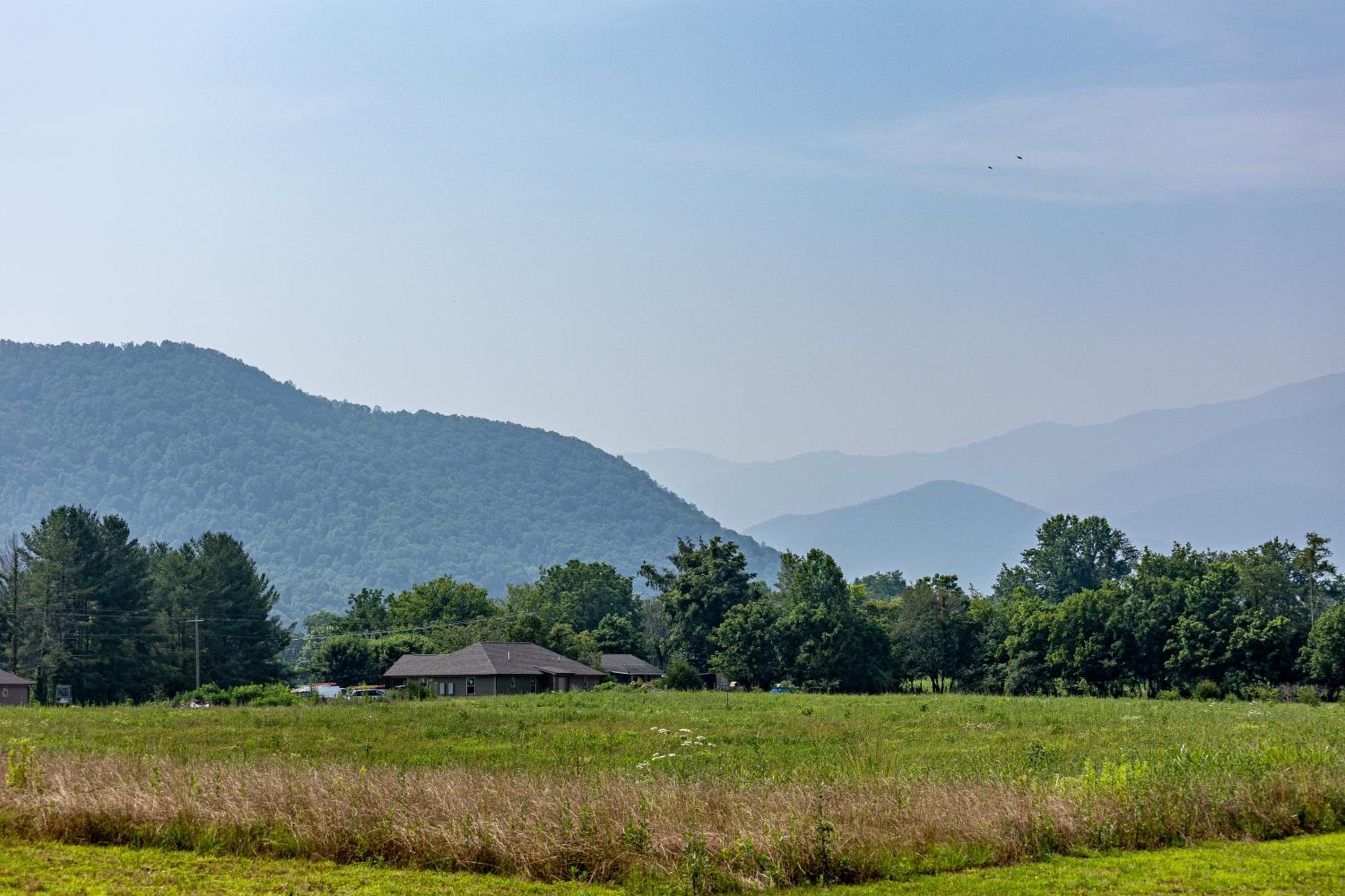 Misty Morning Meadow Breathtaking Smoky Mountain Cabin with Hot Tub, Views, & Free Tickets