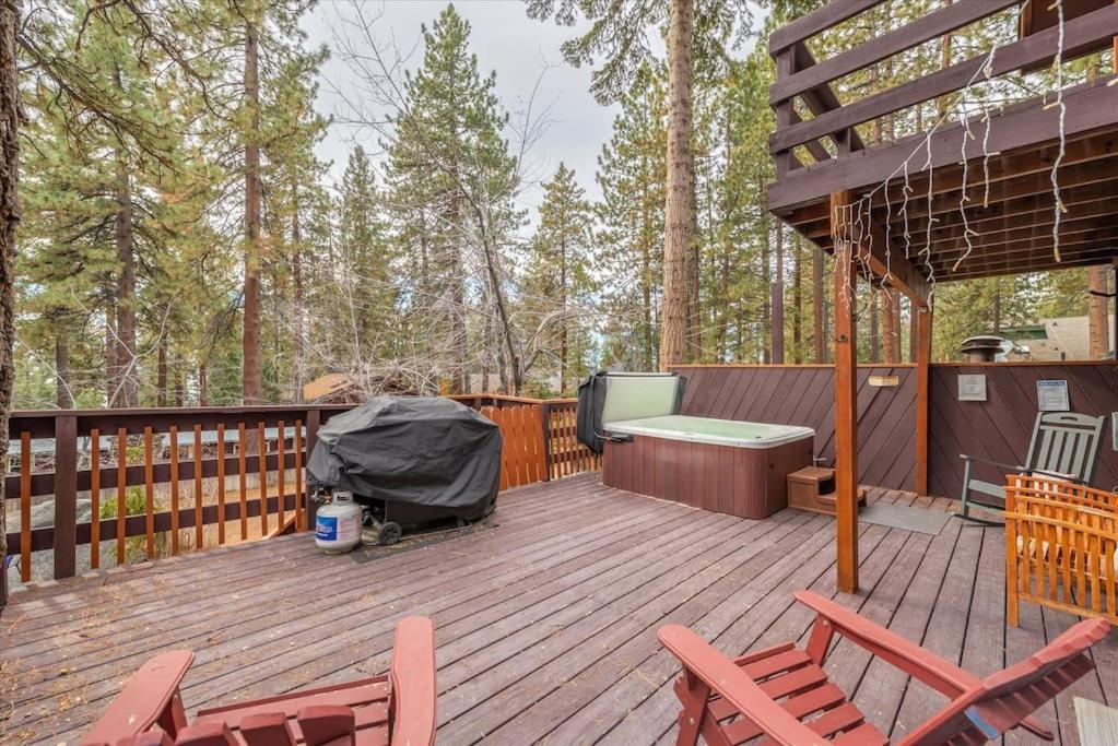 Cozy Pet-Friendly Cabin Hot-Tub Walk to Lake Tahoe Beach - Property Image 27