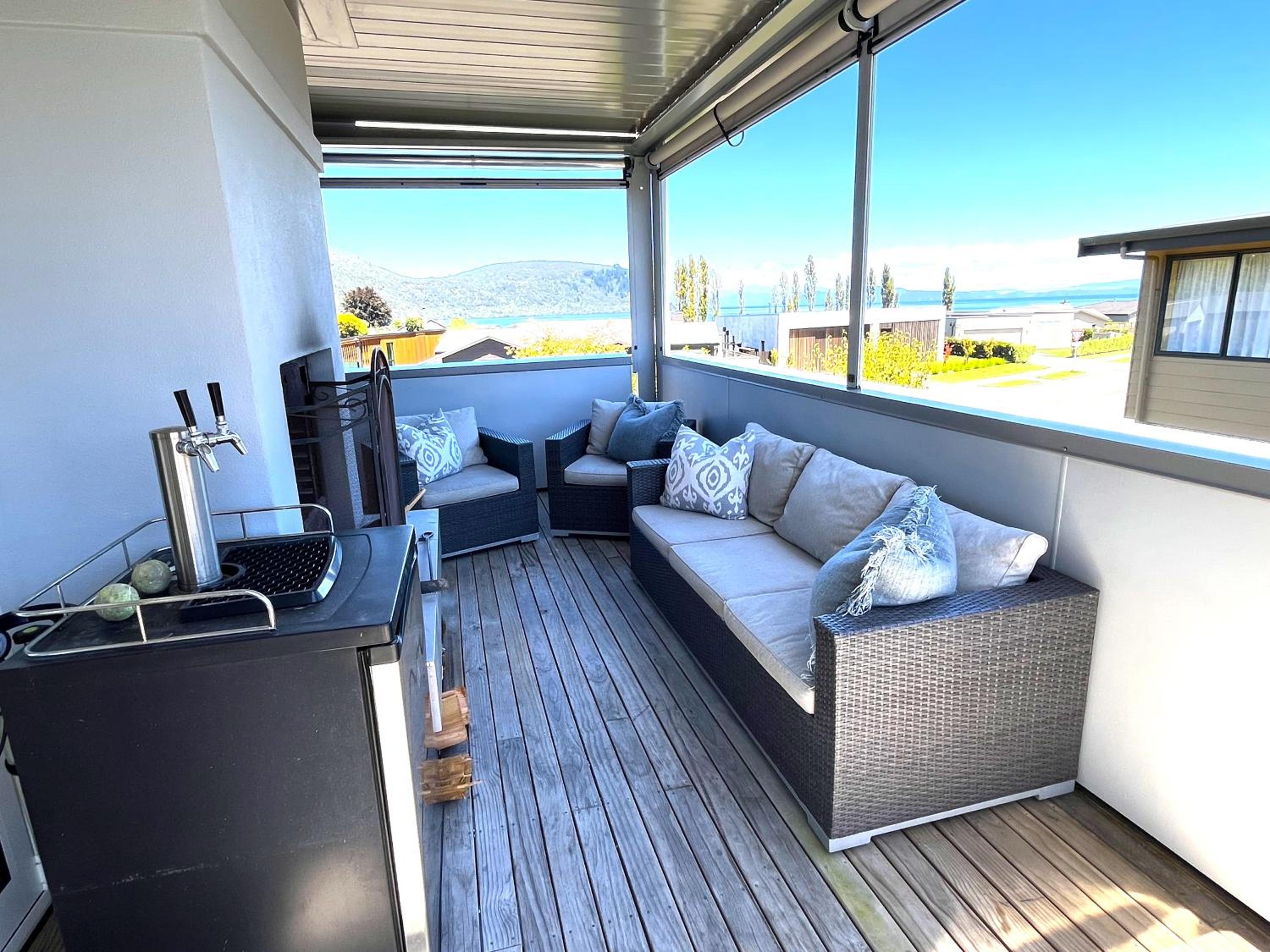 Large and Luxurious at the Lake view 2