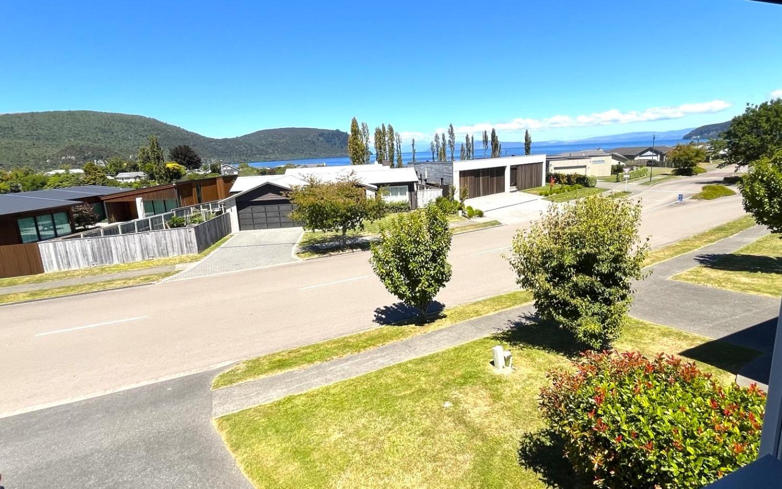 Large and Luxurious at the Lake view 5