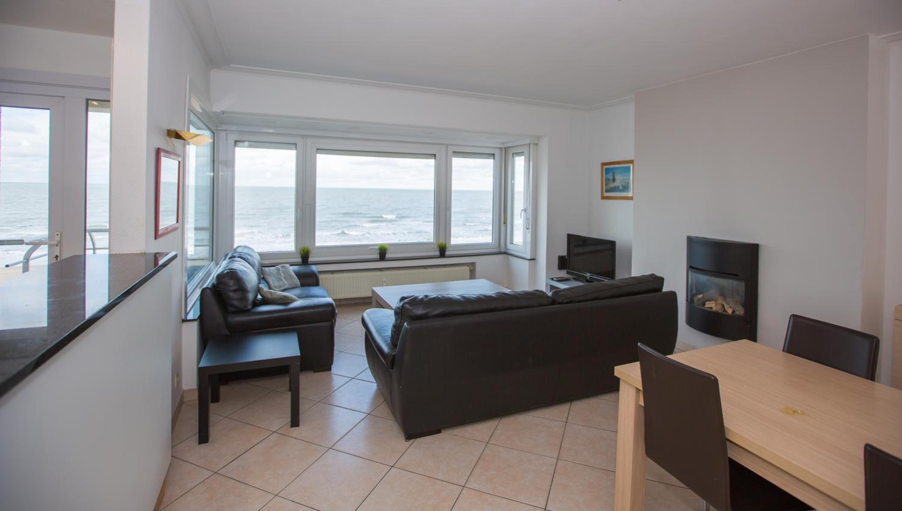 Bright Apartment With Sea View
