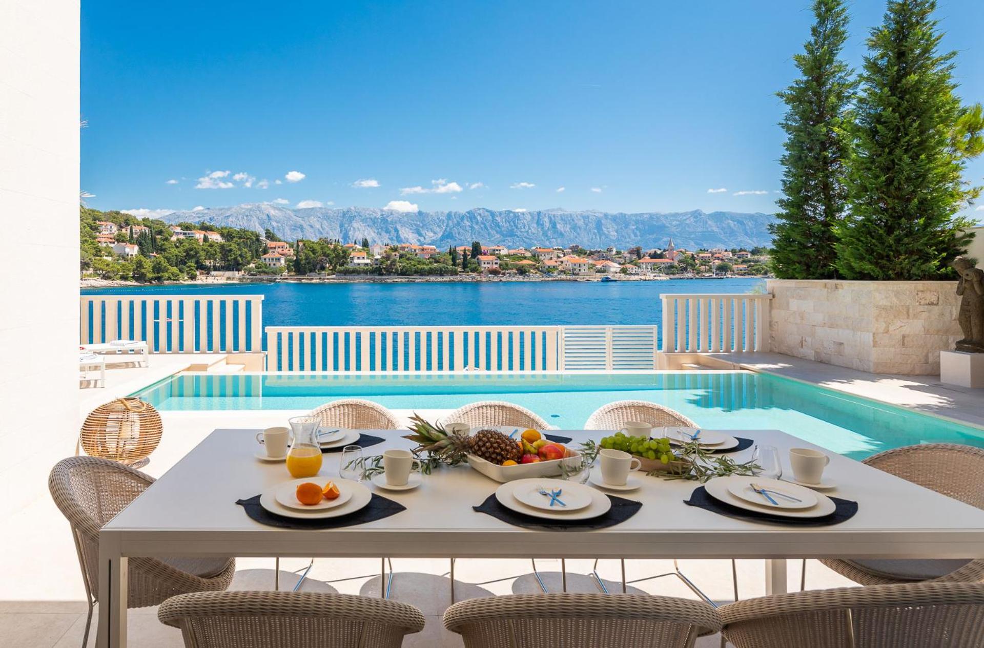 Villa More