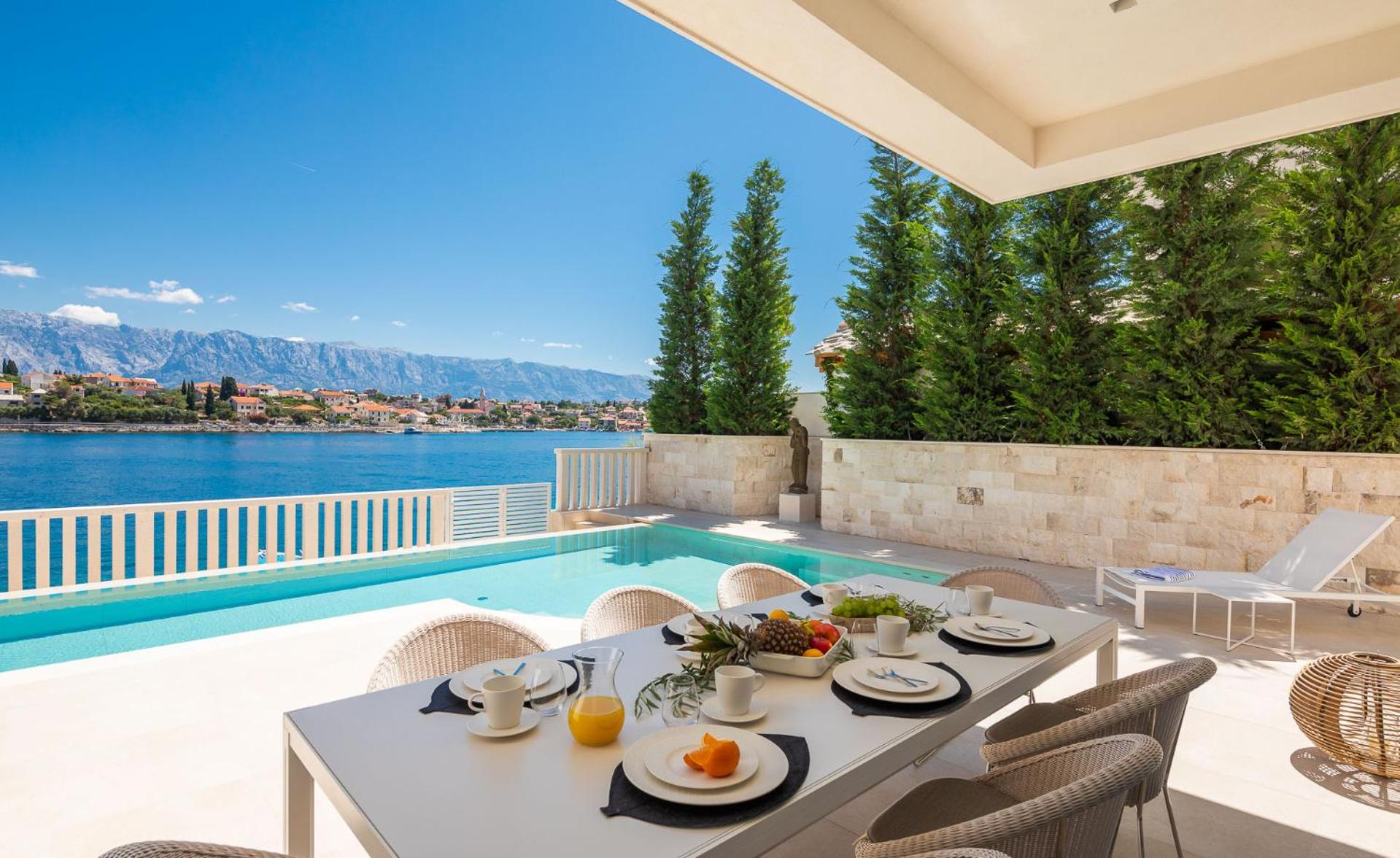 Villa More