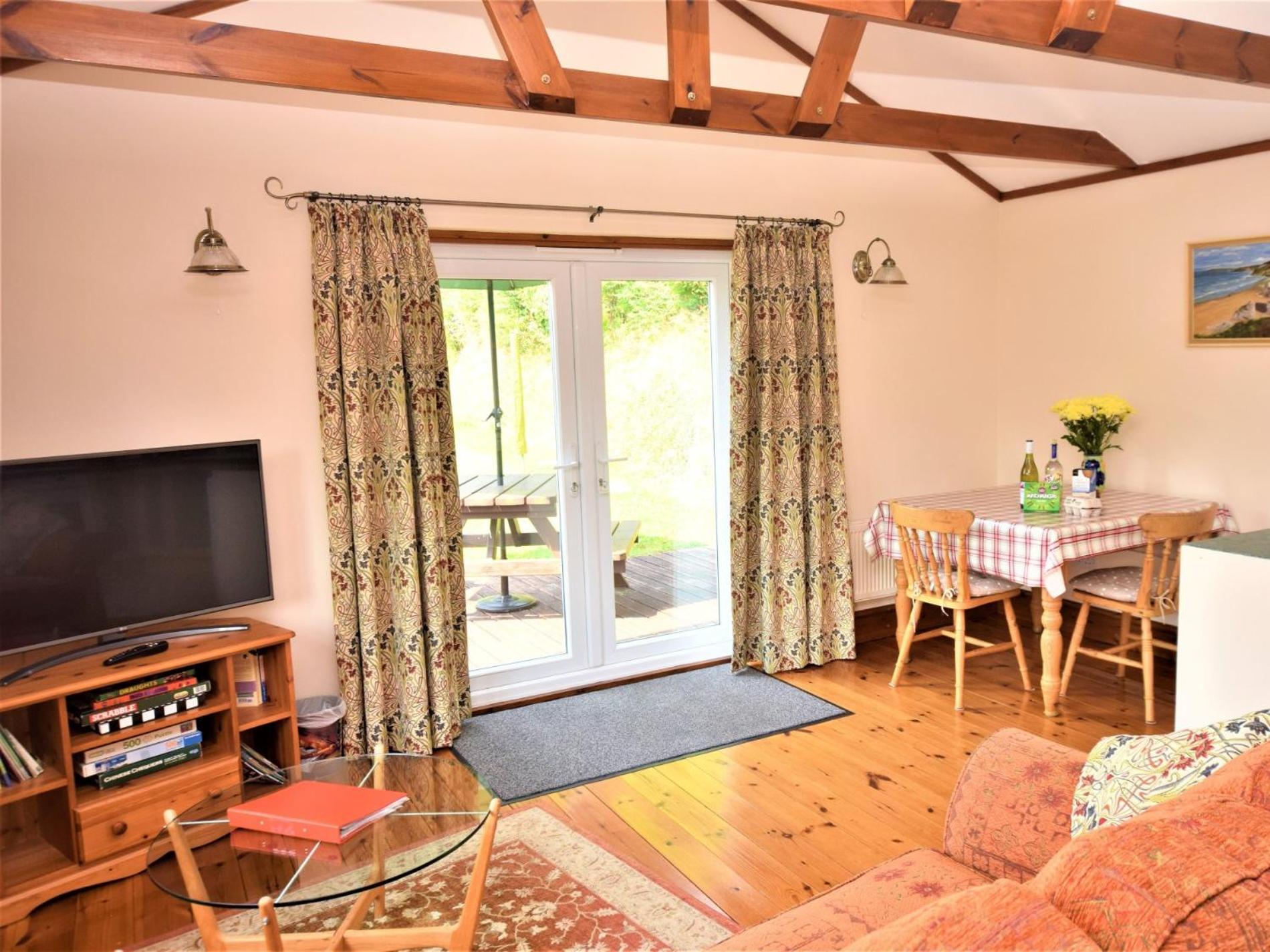 1 Bed in Liskeard oc-nutha view 4