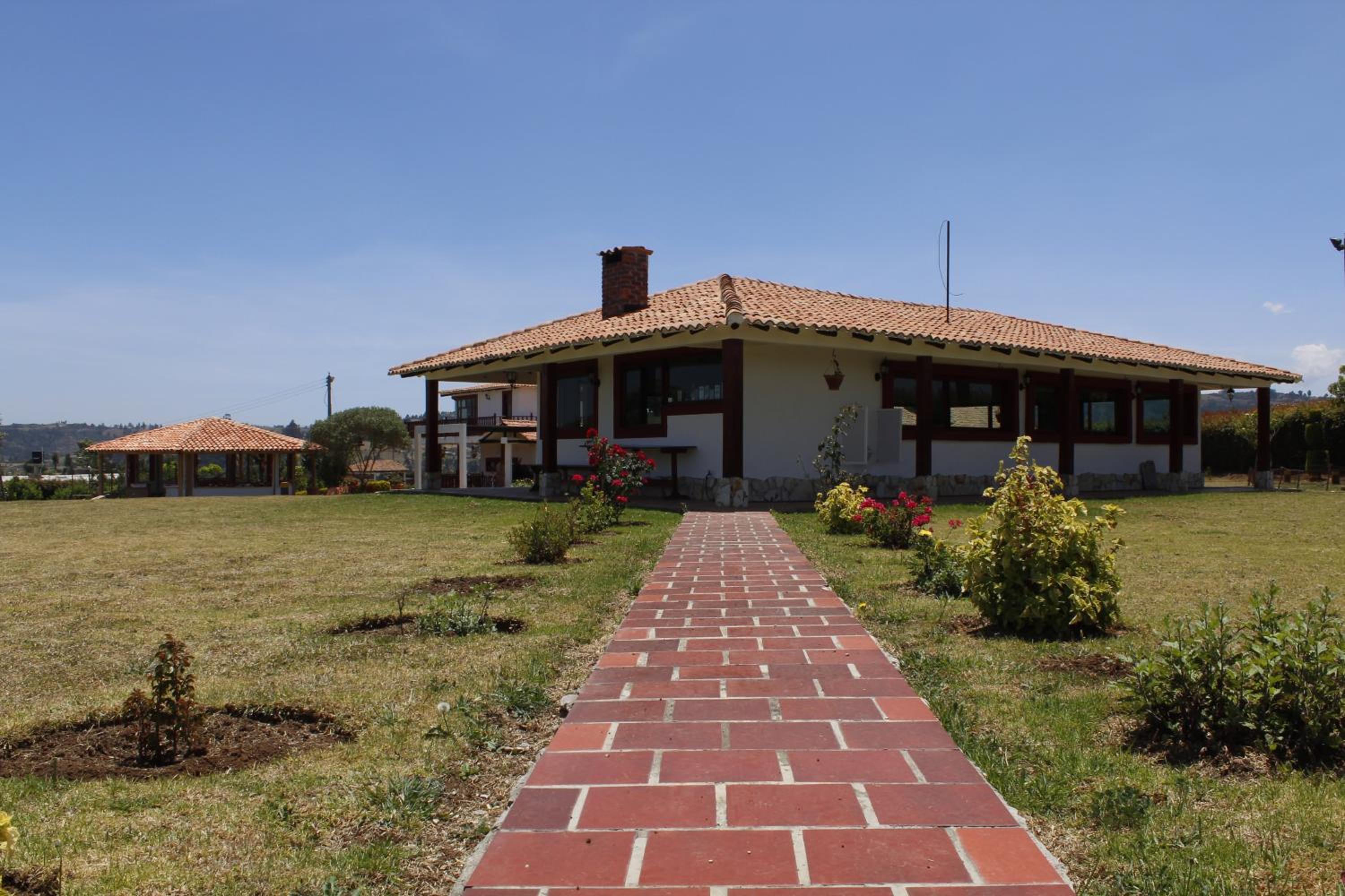 Villa Mariana - Casa Campestre Privada - Hasta 16 Personas