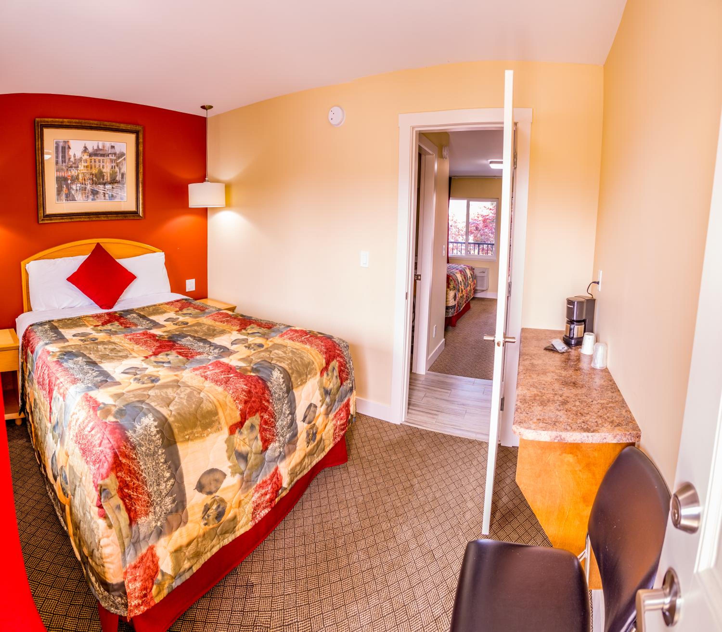 Sahara Courtyard Inn Penticton - Image 2
