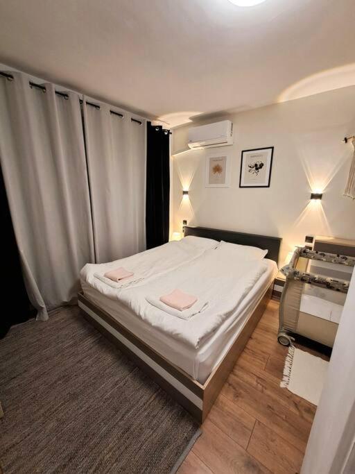 White House Apartments - Boho