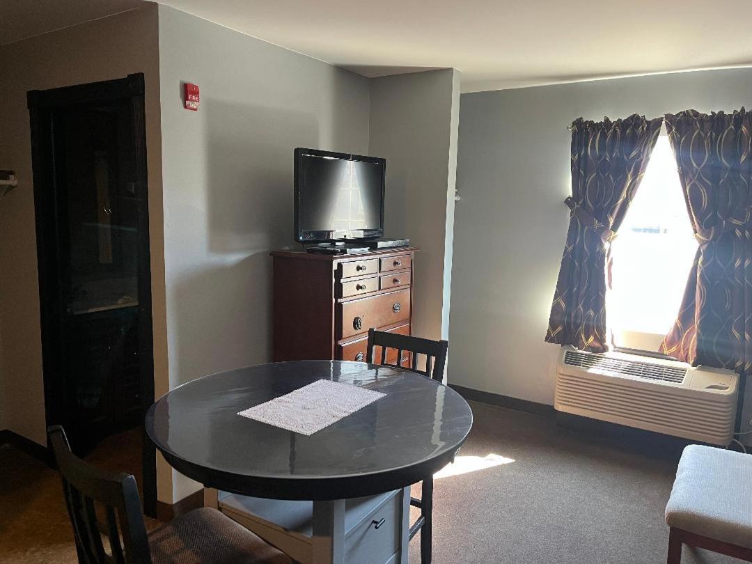 Gamble Farm Inn and Suites view 5
