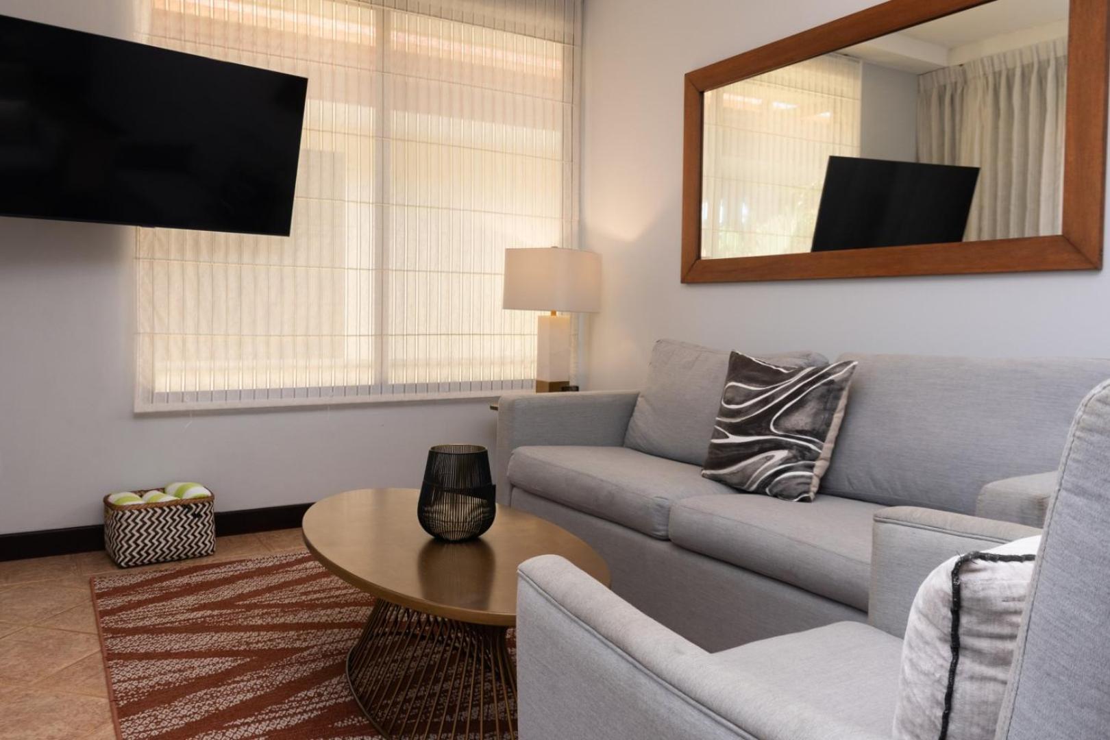Family Condo Escape 2BR Gated Pool Jacuzzis Security Terrace 2km Walk Beach and Town