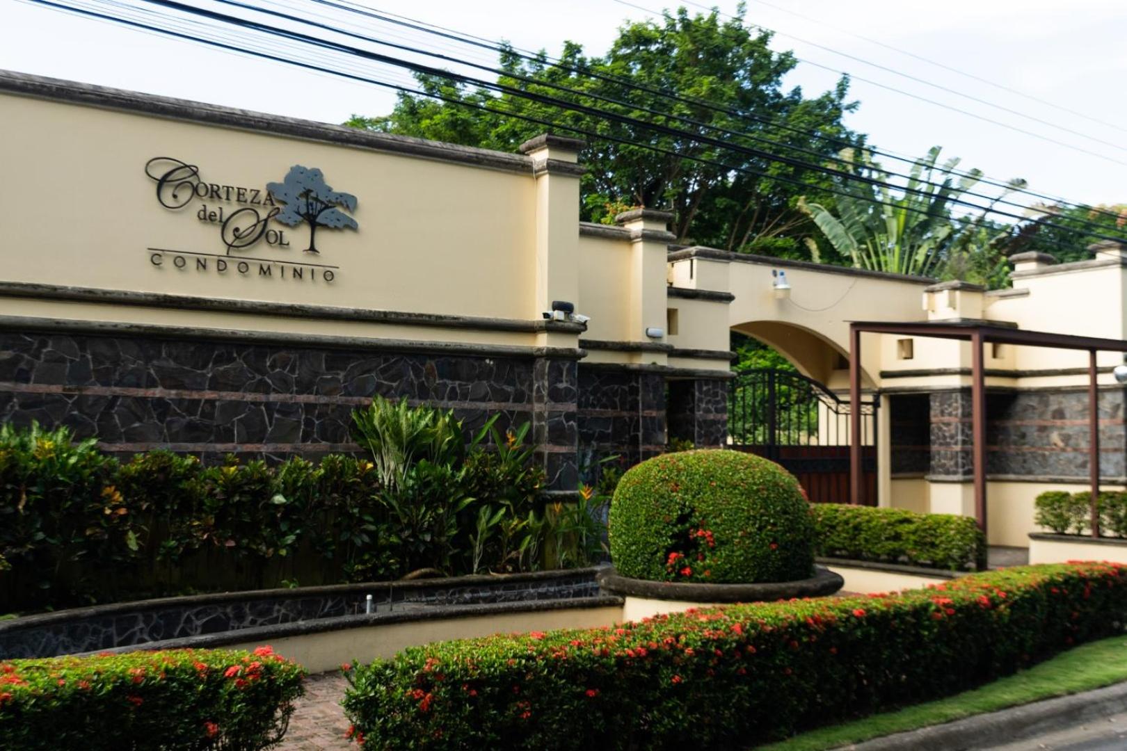 Family Condo Escape 2BR Gated Pool Jacuzzis Security Terrace 2km Walk Beach and Town