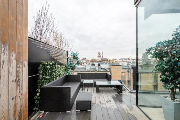 3 Bed 2 Bath Penthouse Hoxton Square with Terrace