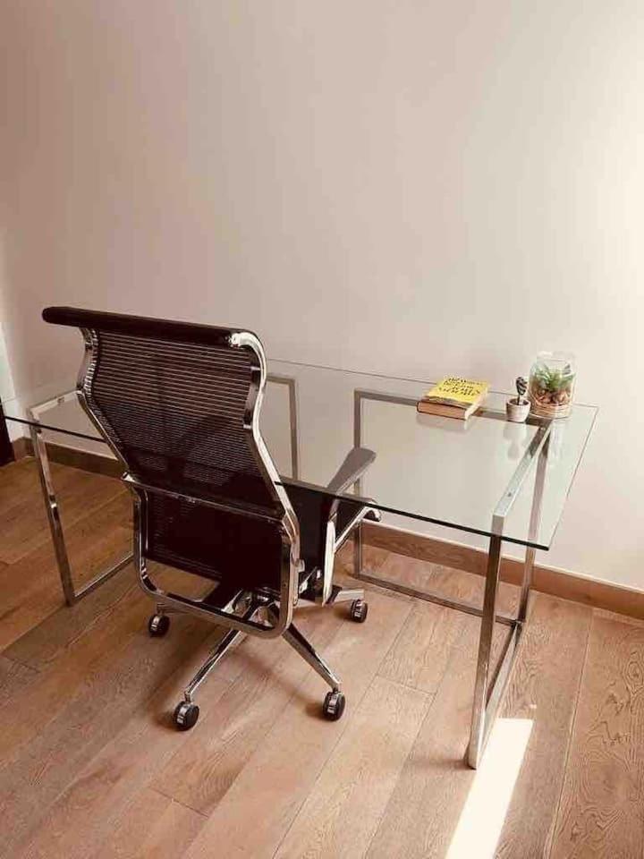 3 Bed 2 Bath Penthouse Hoxton Square with Terrace