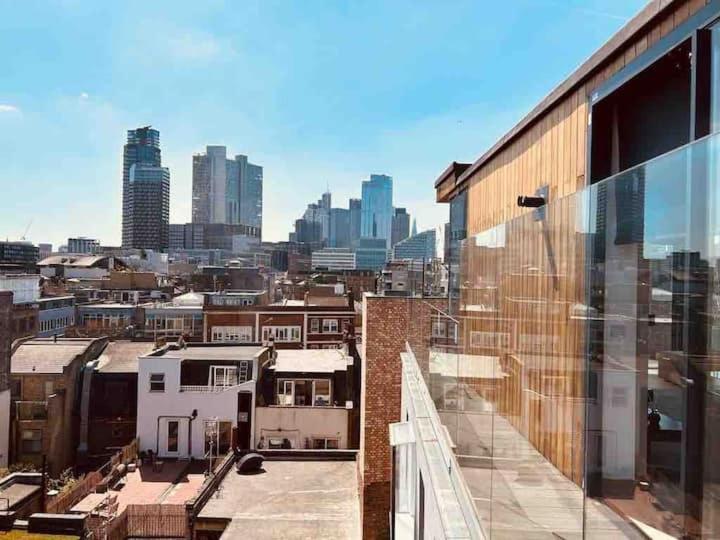 3 Bed 2 Bath Penthouse Hoxton Square with Terrace
