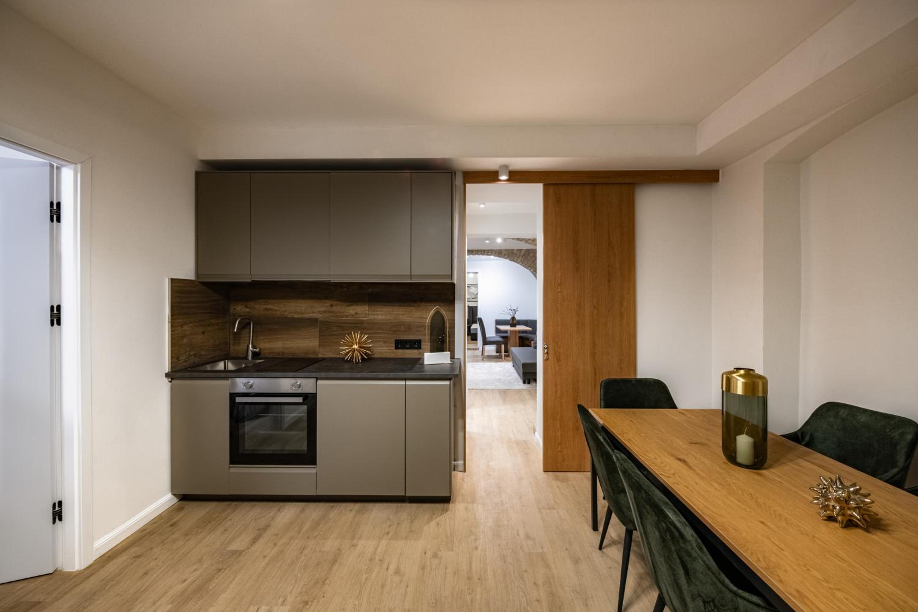 Spacious Apartments In Mitte- Feel The Citycenter
