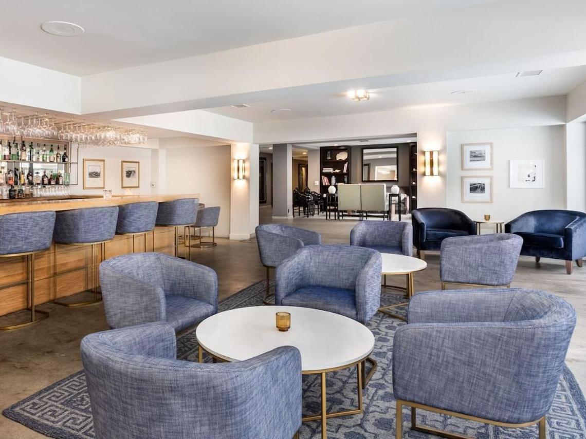 Luxe Sunset Boulevard Hotel-1