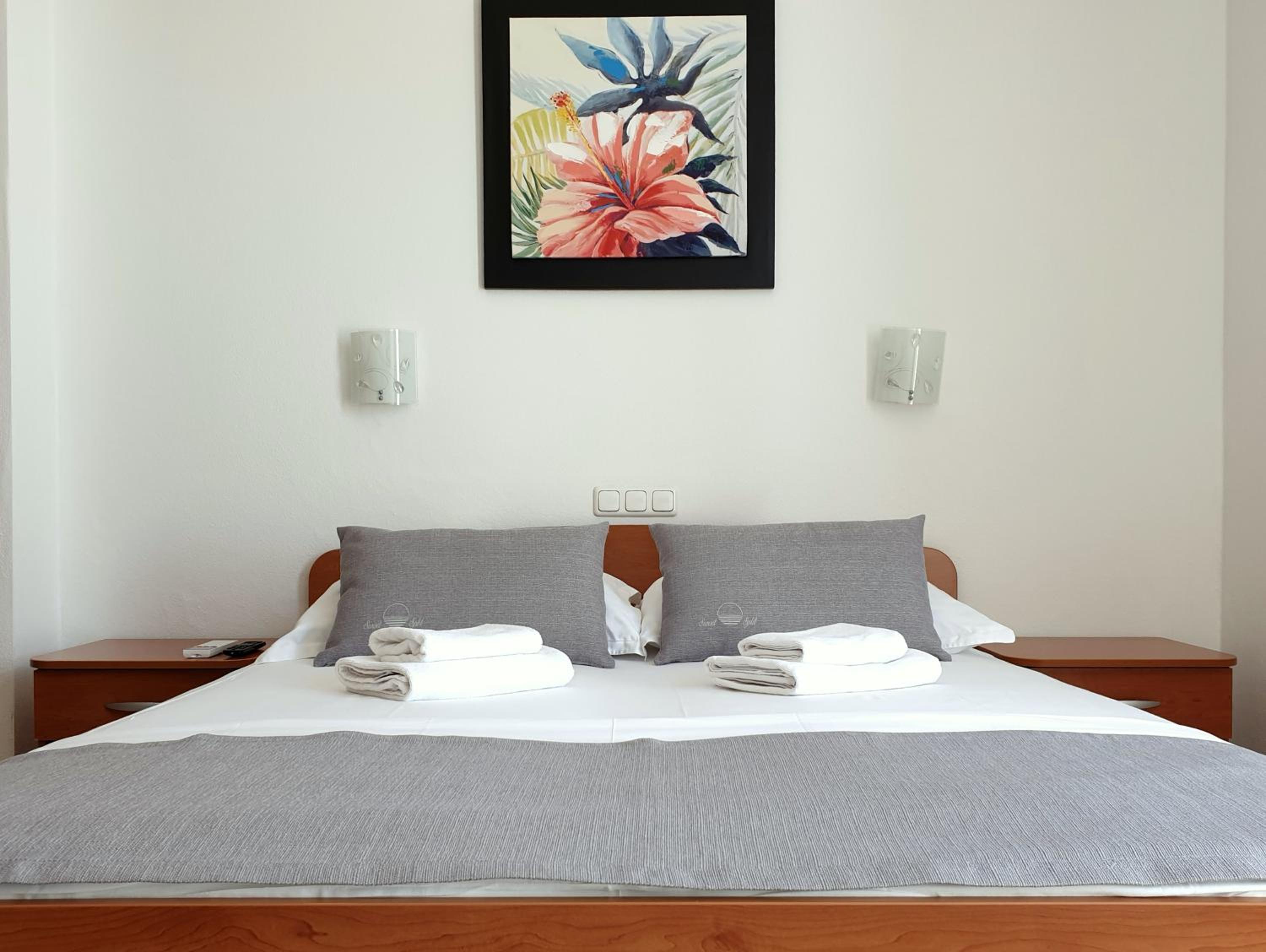 Sunset Split Rooms