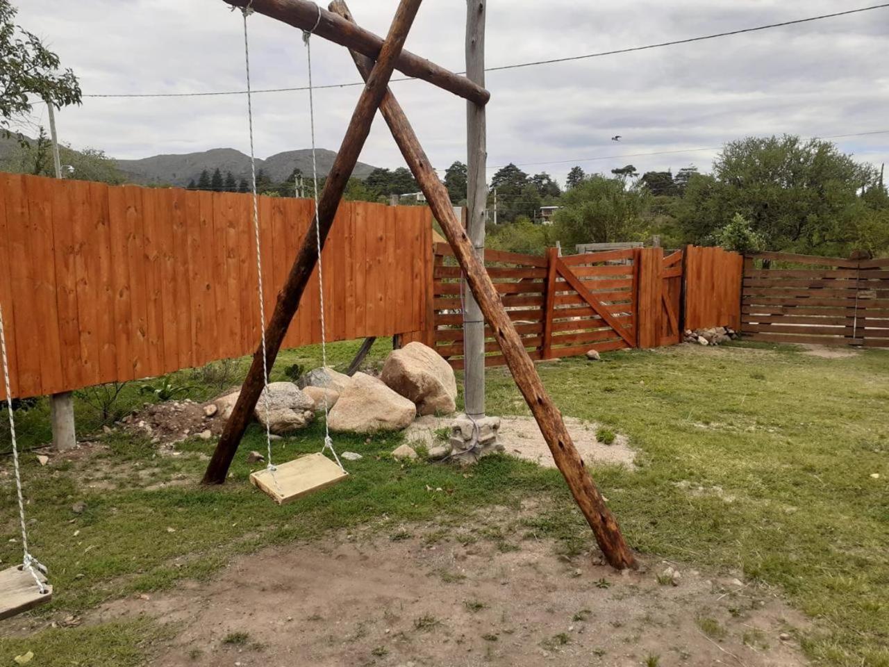 Aquellos Diaz- Cabaña con vista a las Sierras - Pileta - Wifi - Cochera techada - Aceptamos mascotas