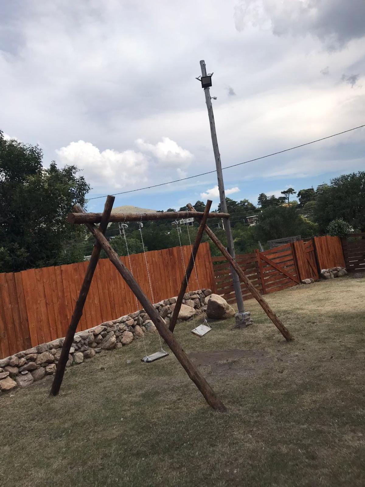 Aquellos Diaz- Cabaña con vista a las Sierras - Pileta - Wifi - Cochera techada - Aceptamos mascotas