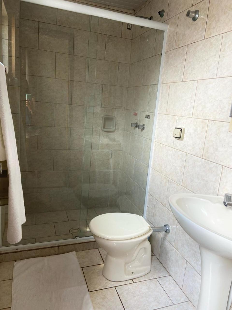 Apartamento triplo 3 camas solteiro no Edifício Verona