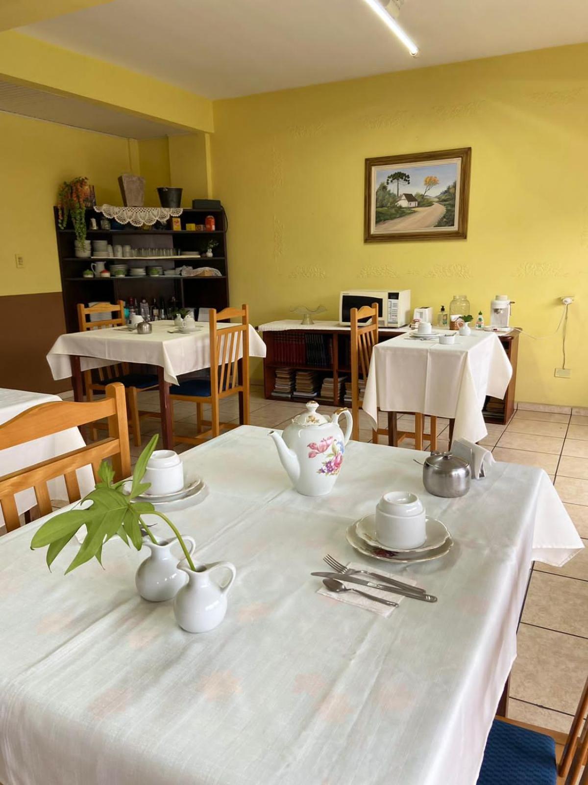 Apartamento triplo 3 camas solteiro no Edifício Verona