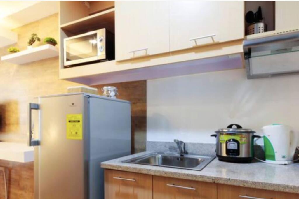 Flat BLAKE: Stylish Studio w/ Balcony view 3